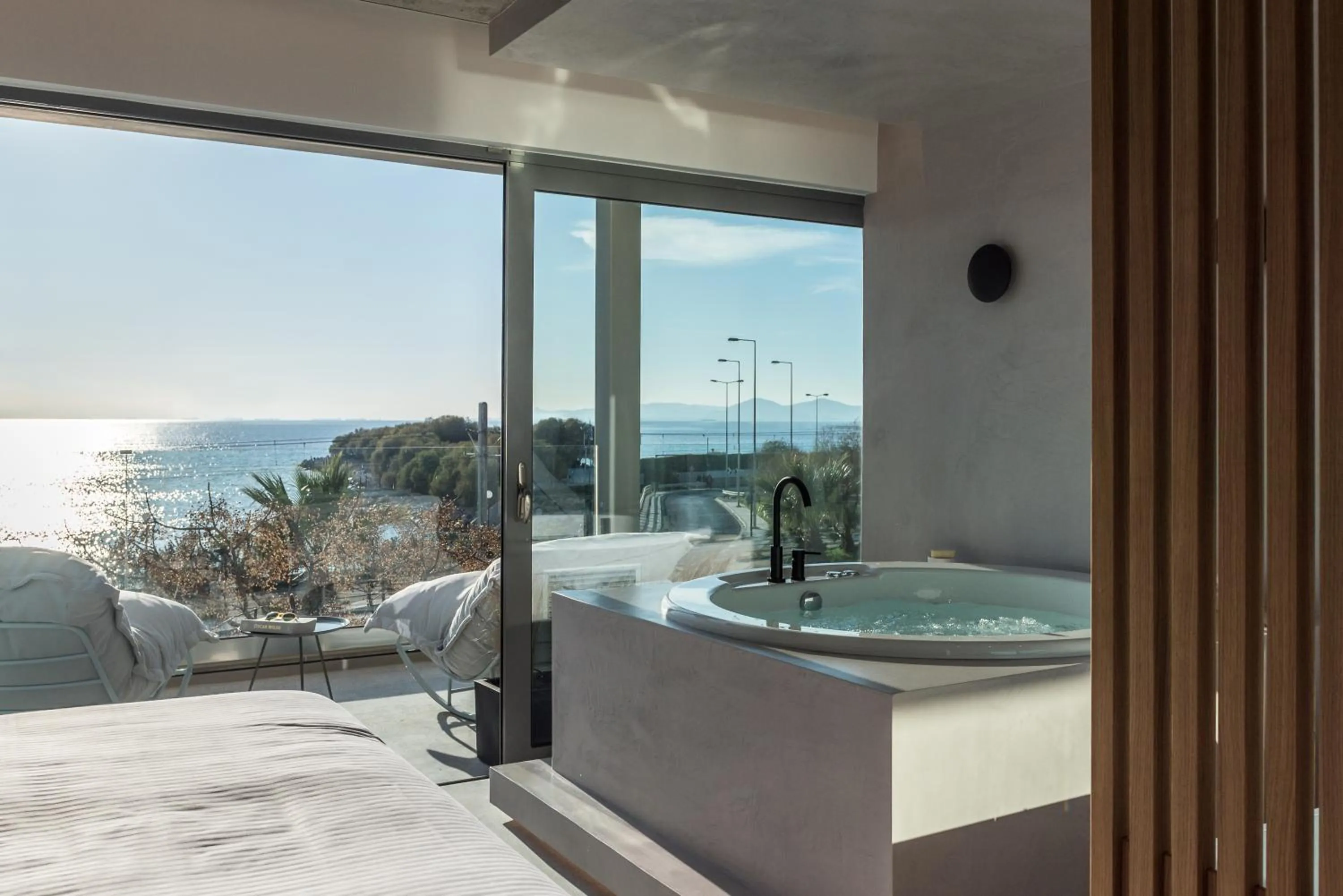 Hot Tub in Urban Suites