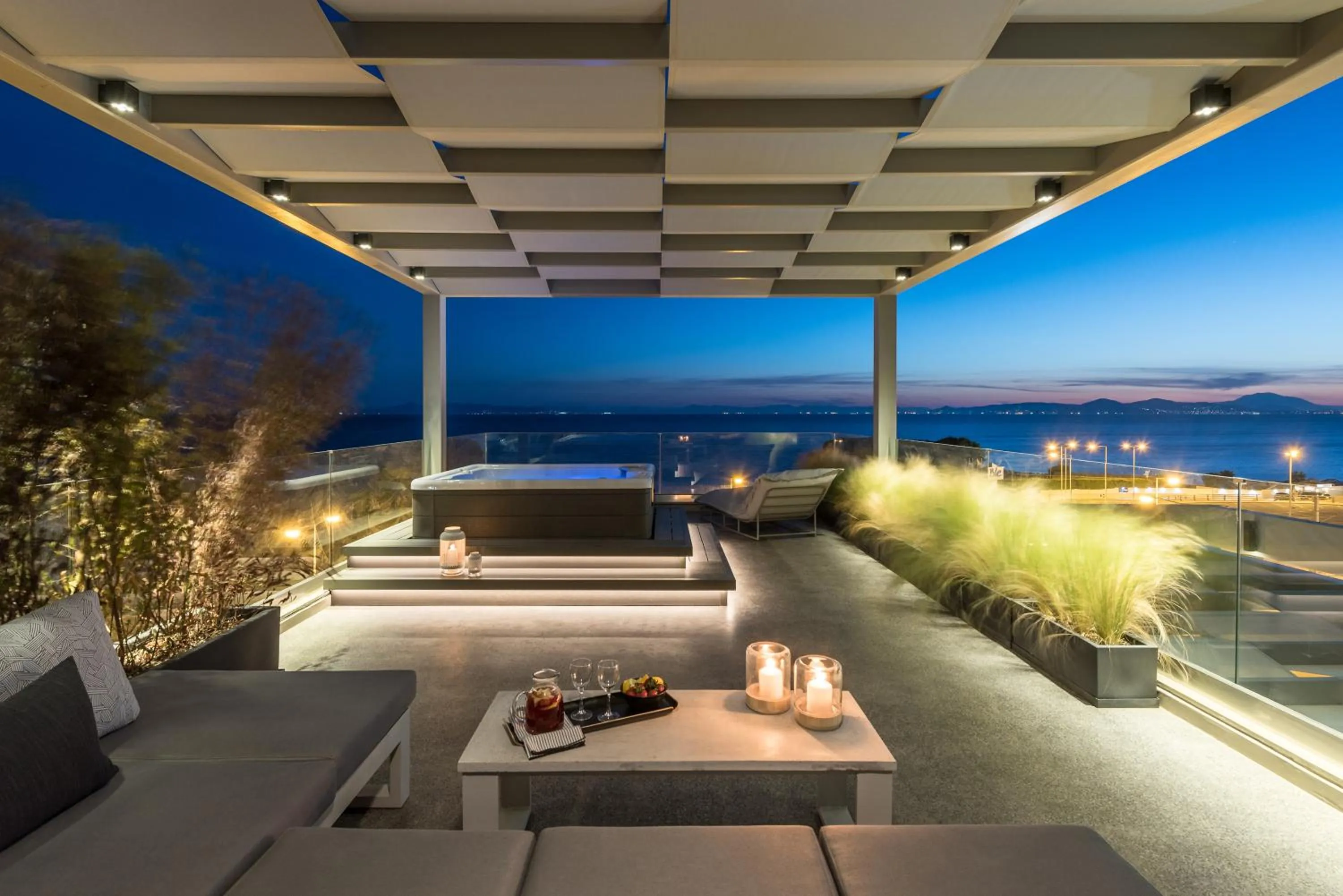 Hot Tub in Urban Suites