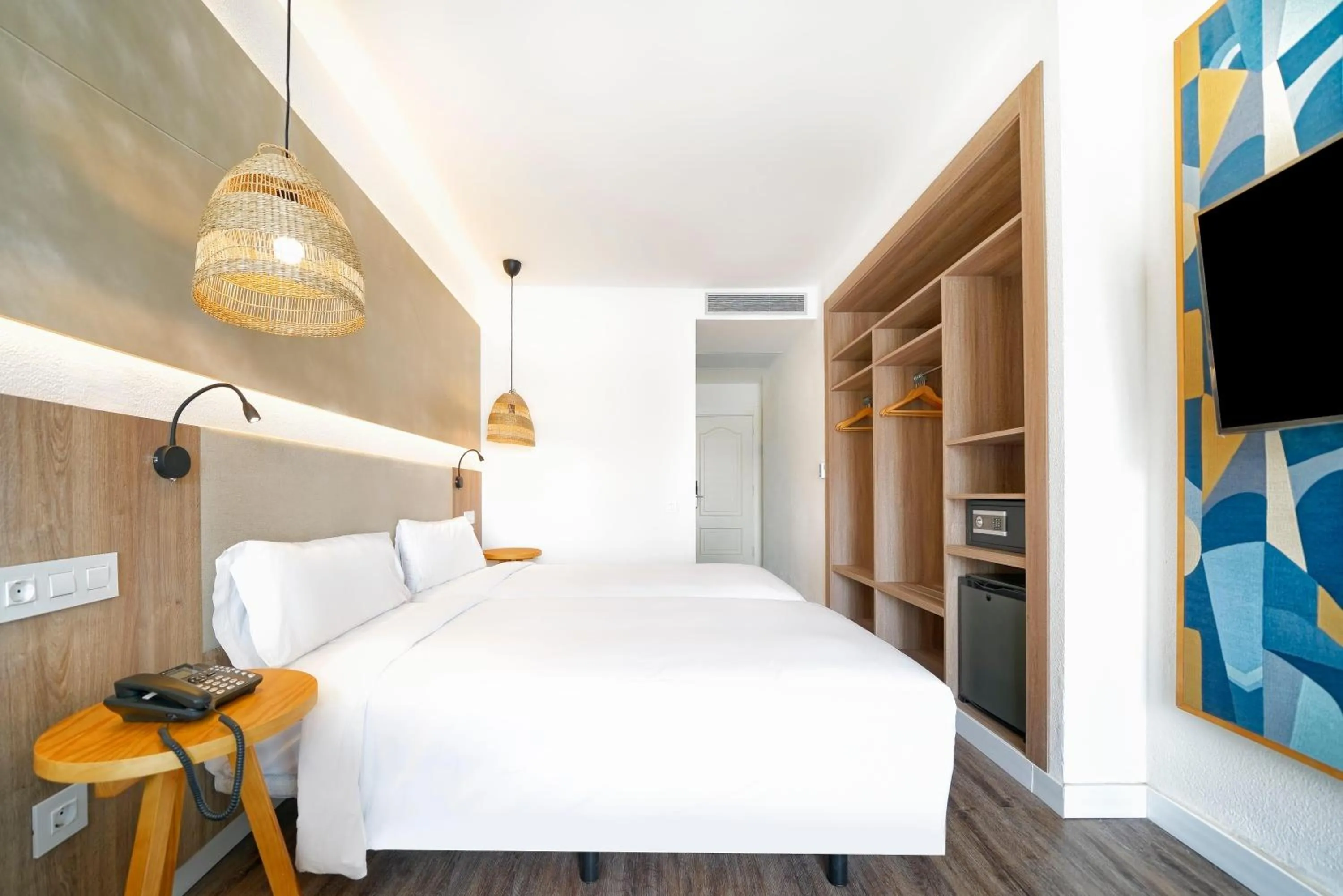 Photo of the whole room, Bed in BLUESEA Golden Beach