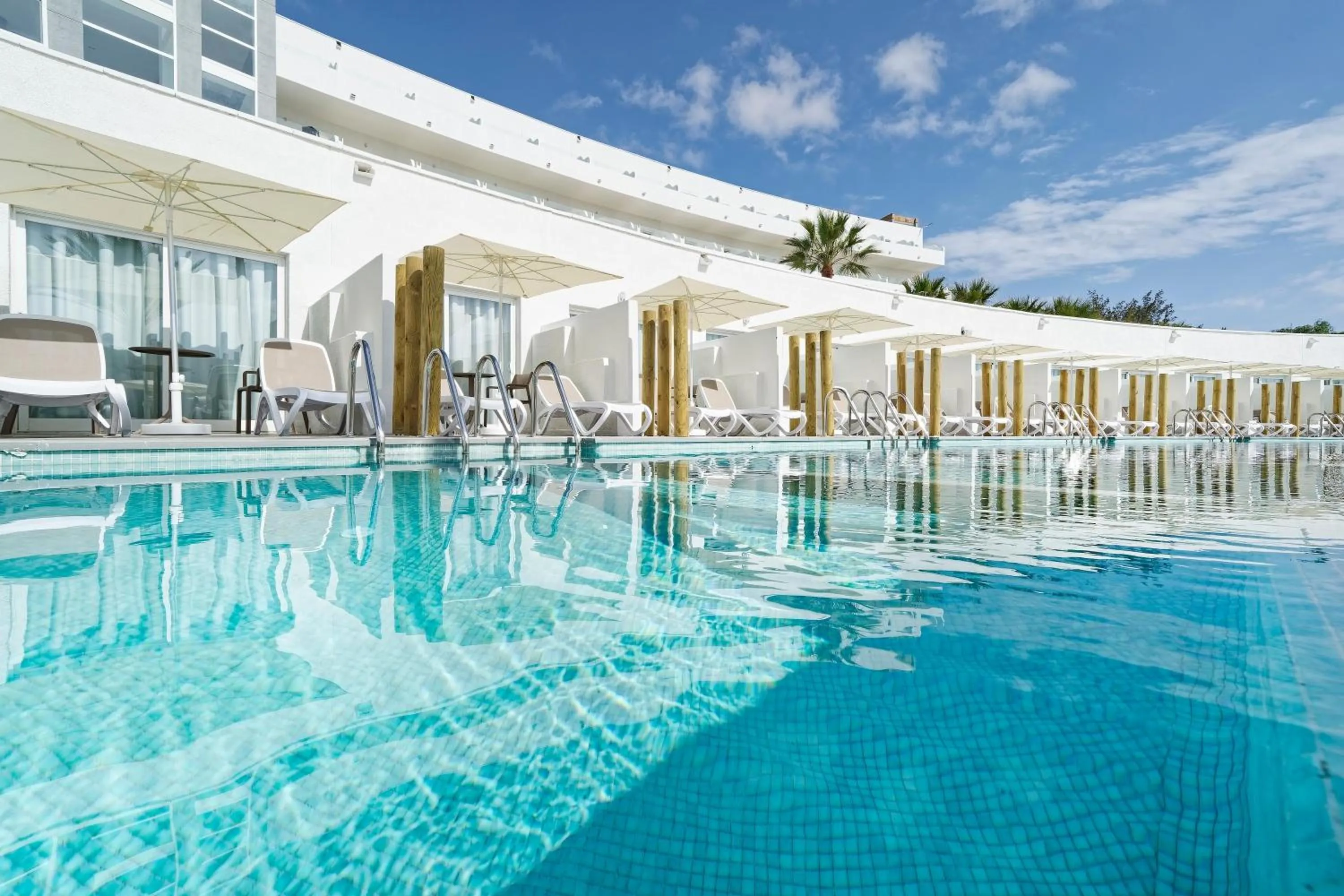 Swimming pool in Labranda Golden Beach