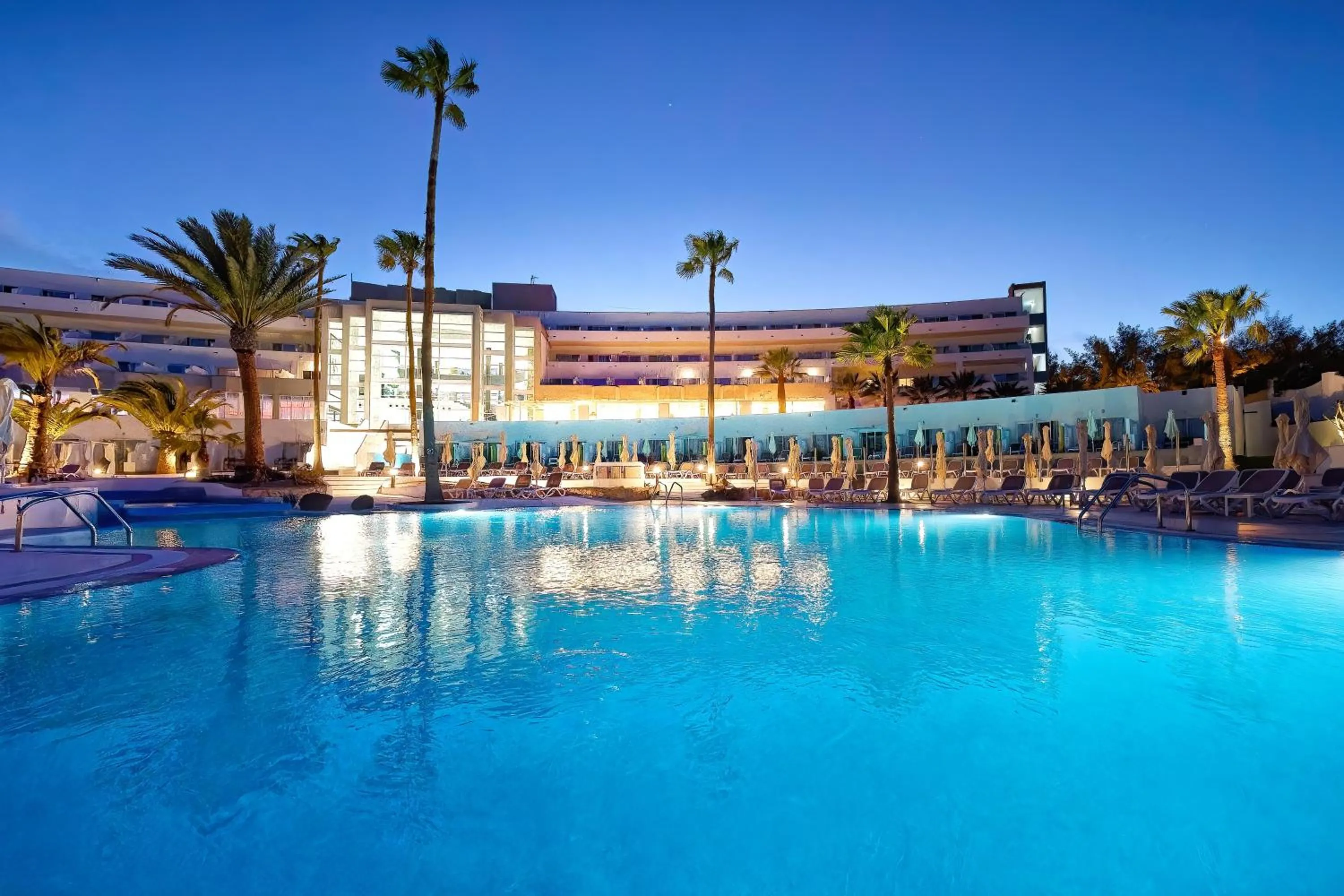 Swimming pool in Labranda Golden Beach