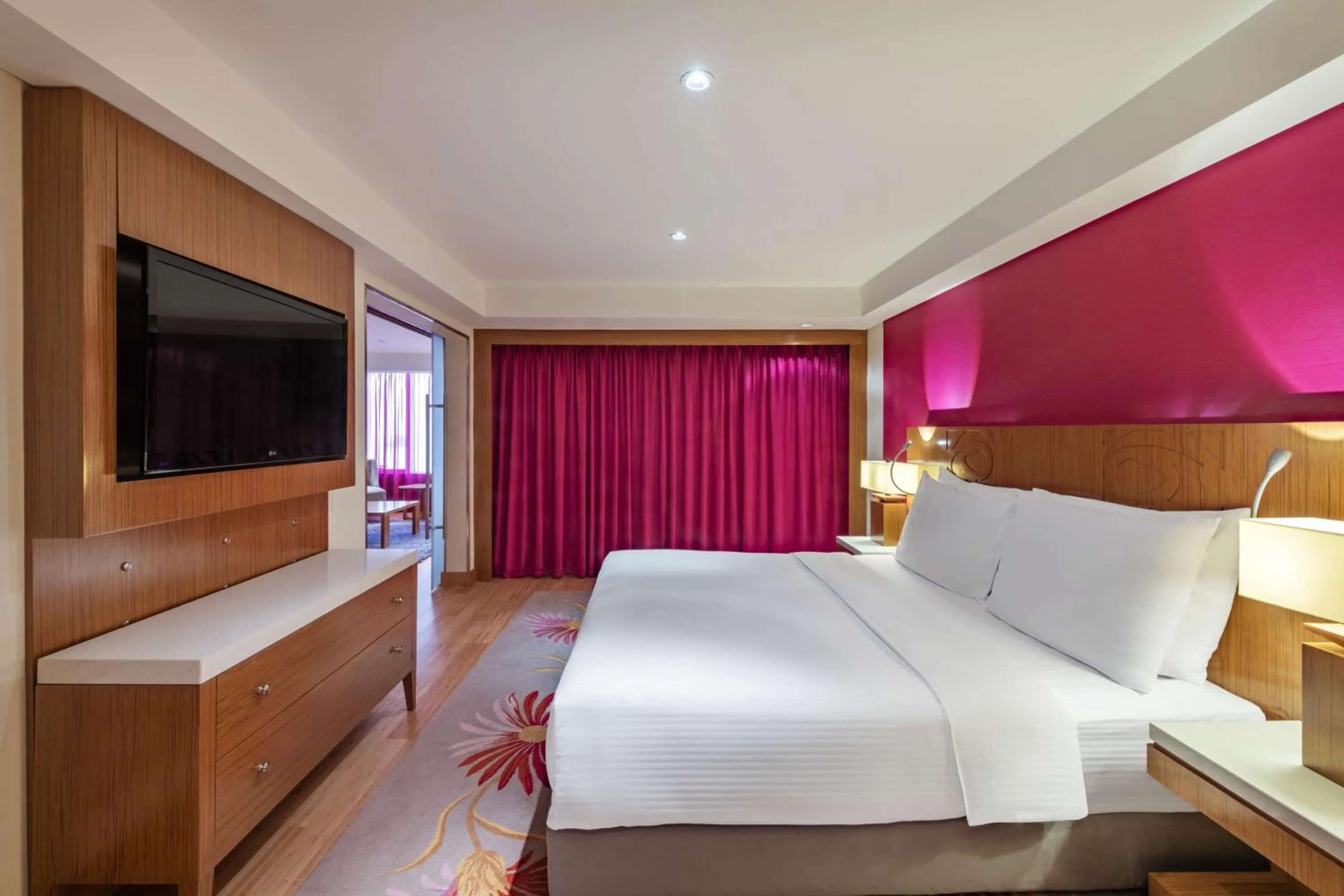 Bedroom, Bed in Radisson Blu Hotel, Kuwait