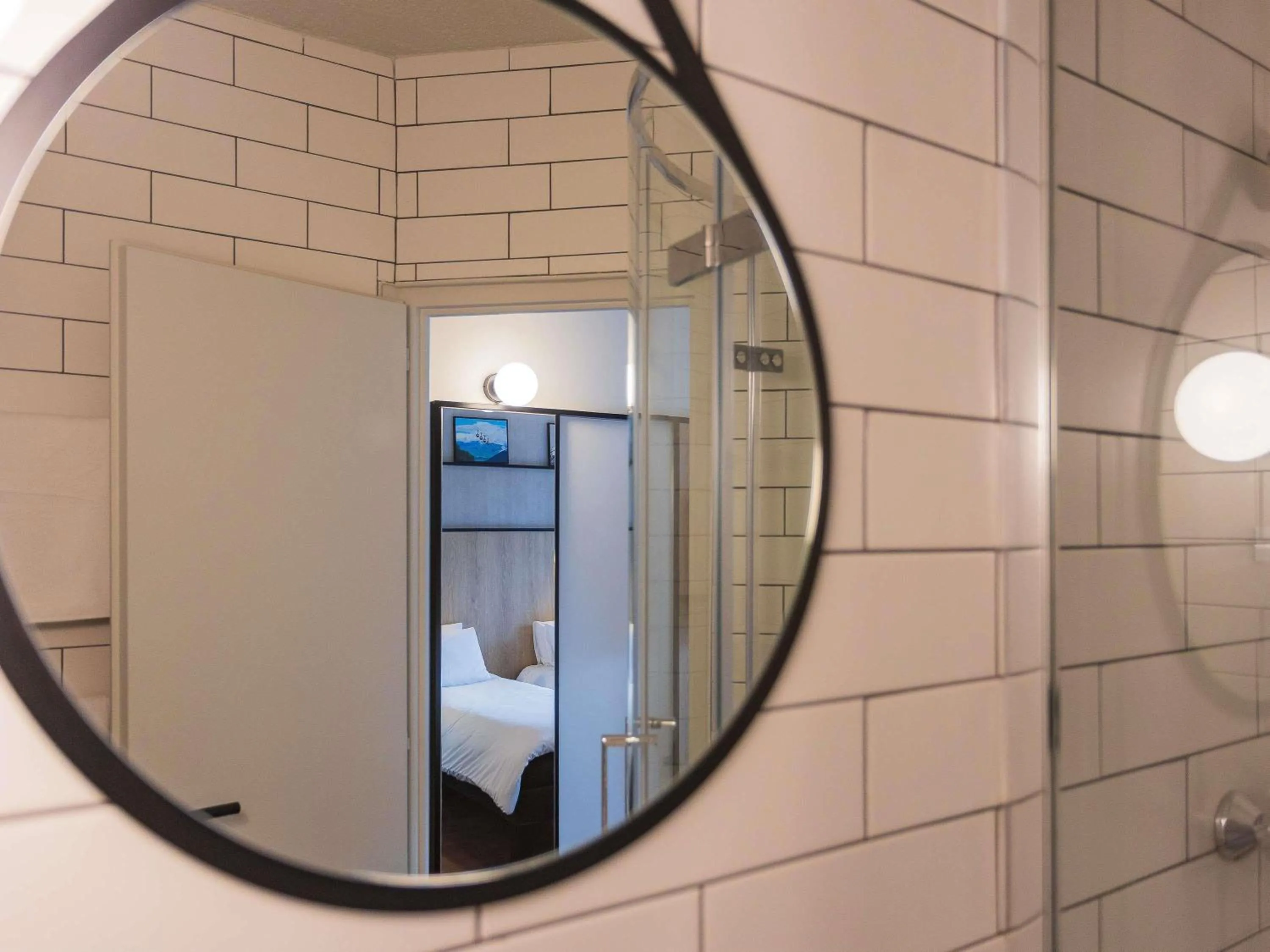 Bedroom in ibis Grenoble Gare