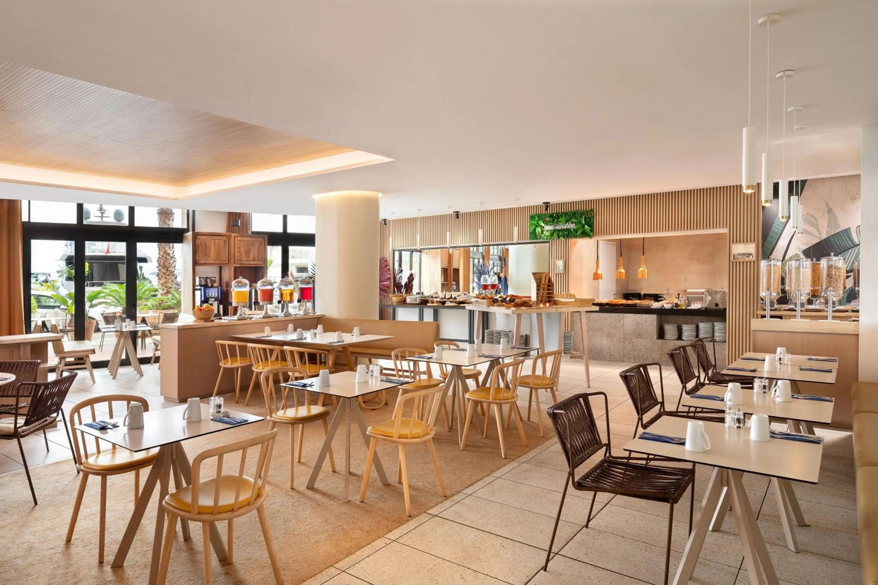 Breakfast in Riviera Marriott Hotel La Porte De Monaco