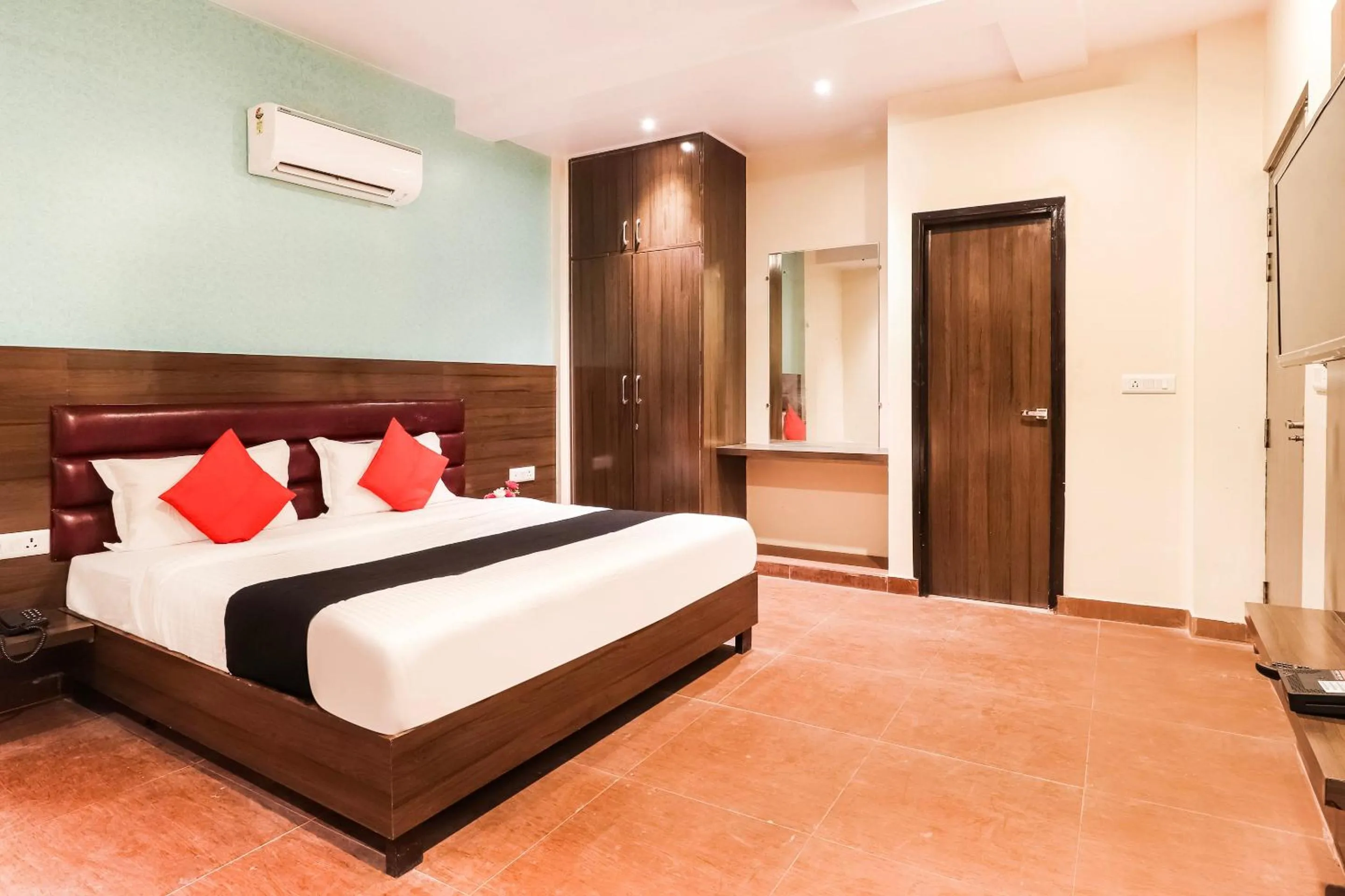 Bedroom, Bed in Collection O Gaytri Palace