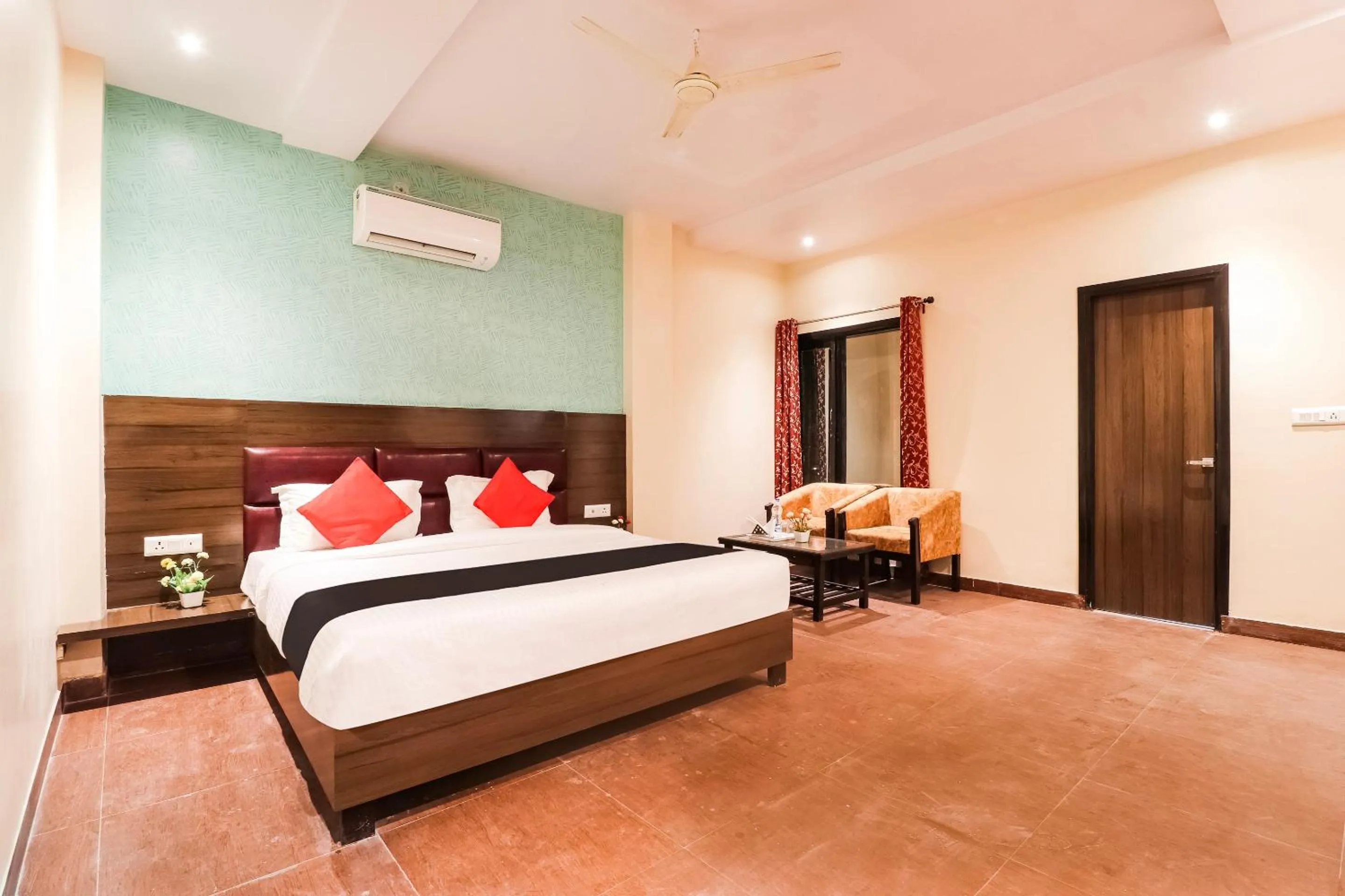 Bedroom, Bed in Collection O Gaytri Palace