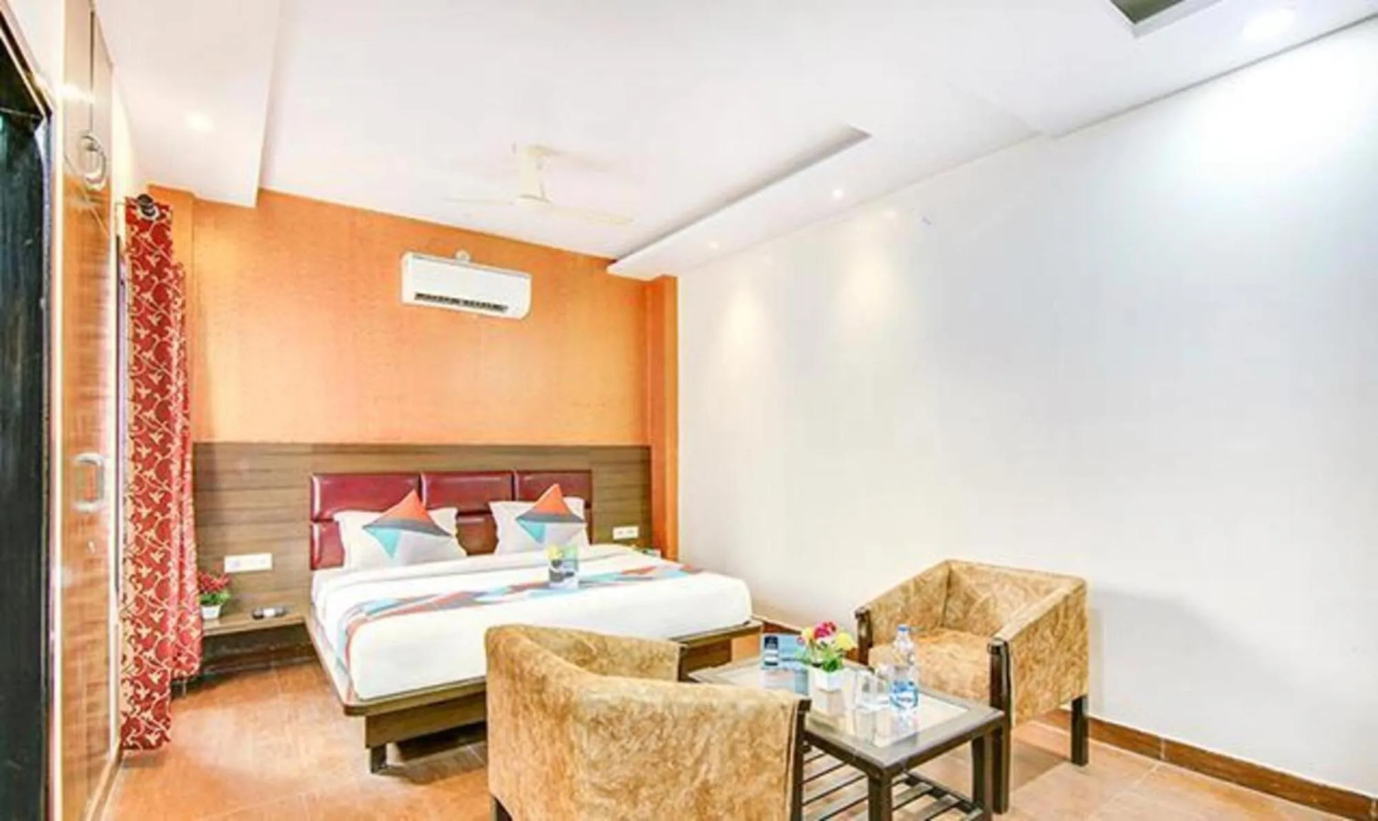 Bed in FabHotel The Gayatri Palace