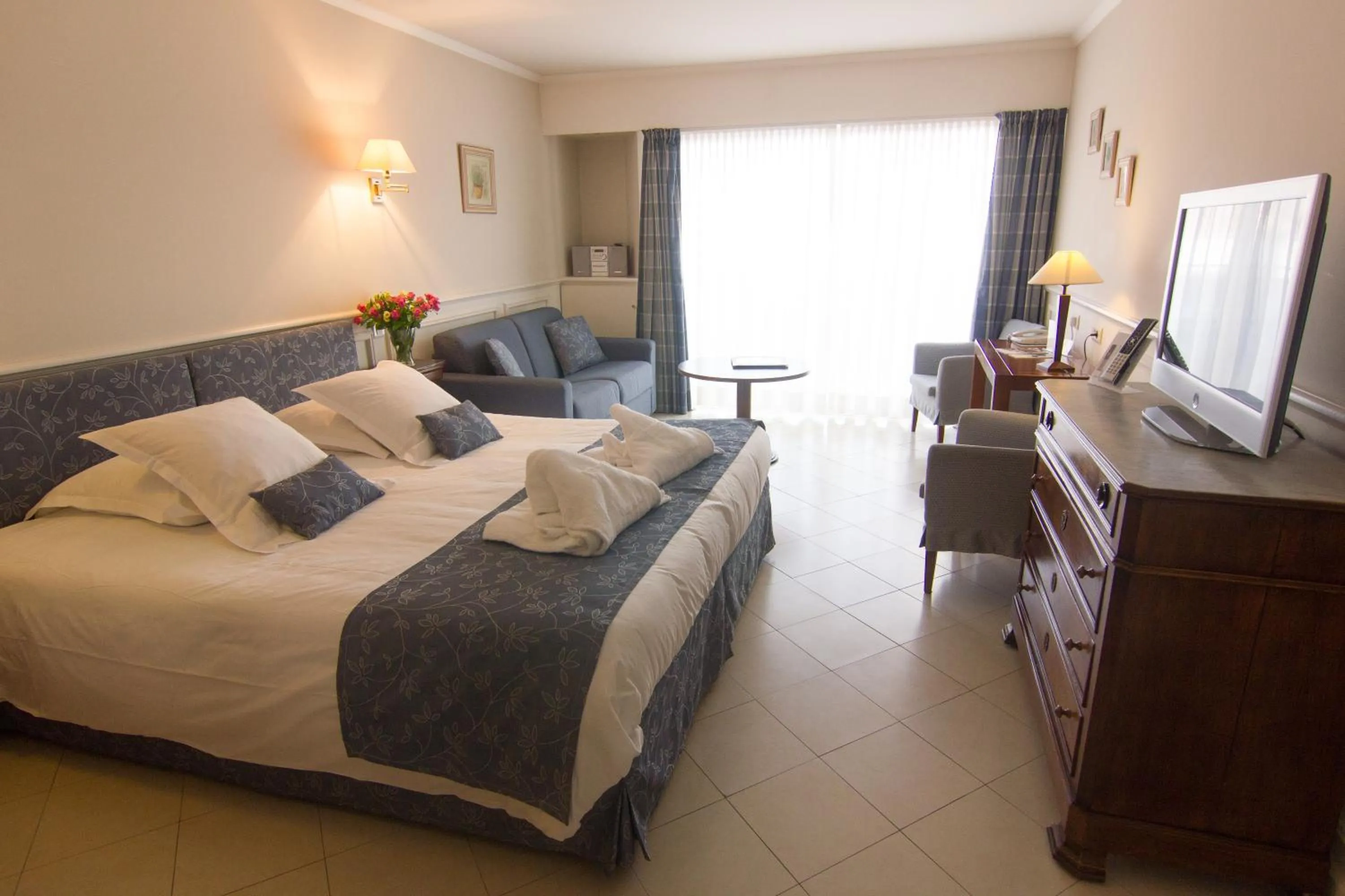 Photo of the whole room, Bed in Villa d'Estelle