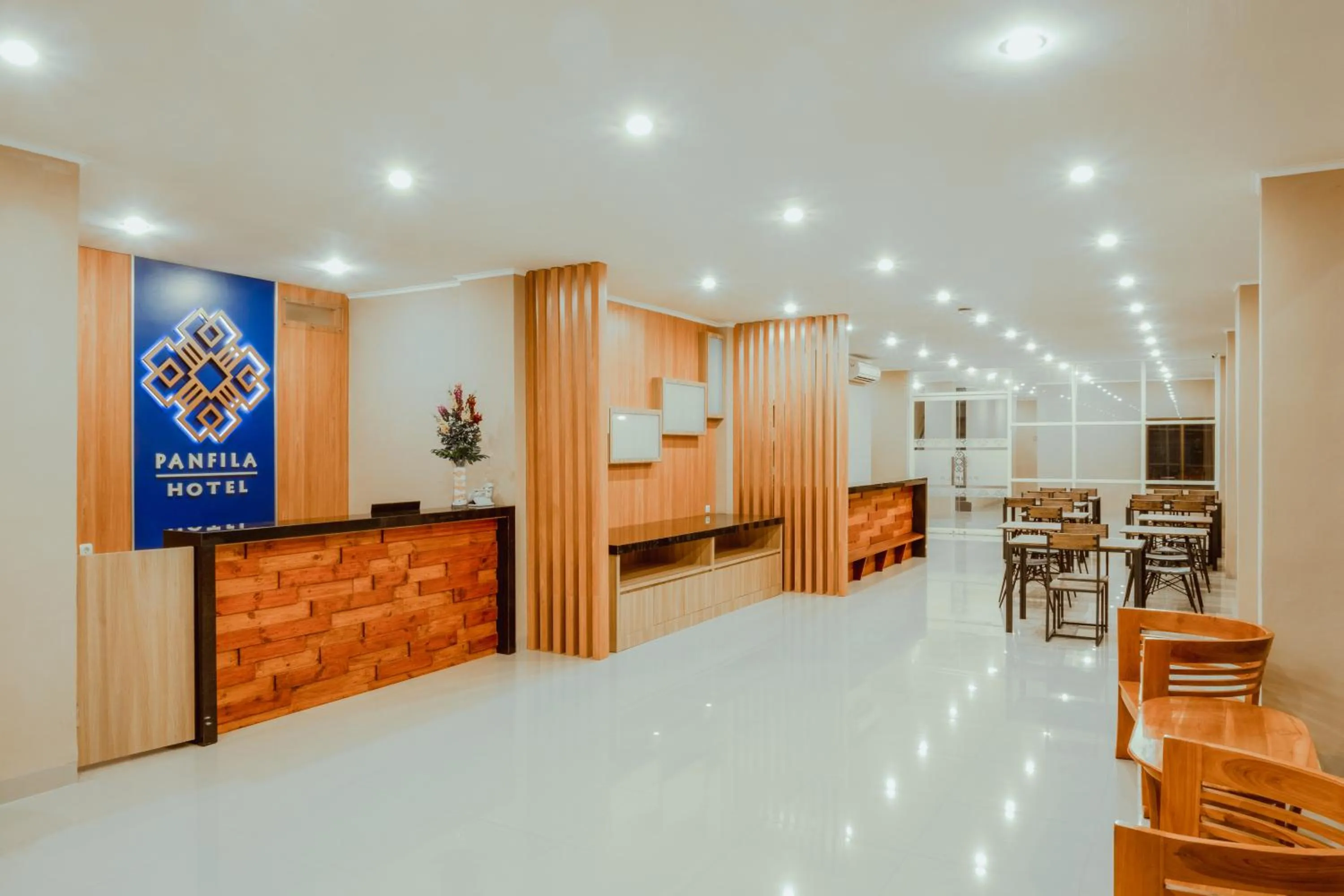 Restaurant/places to eat in panfila hotel