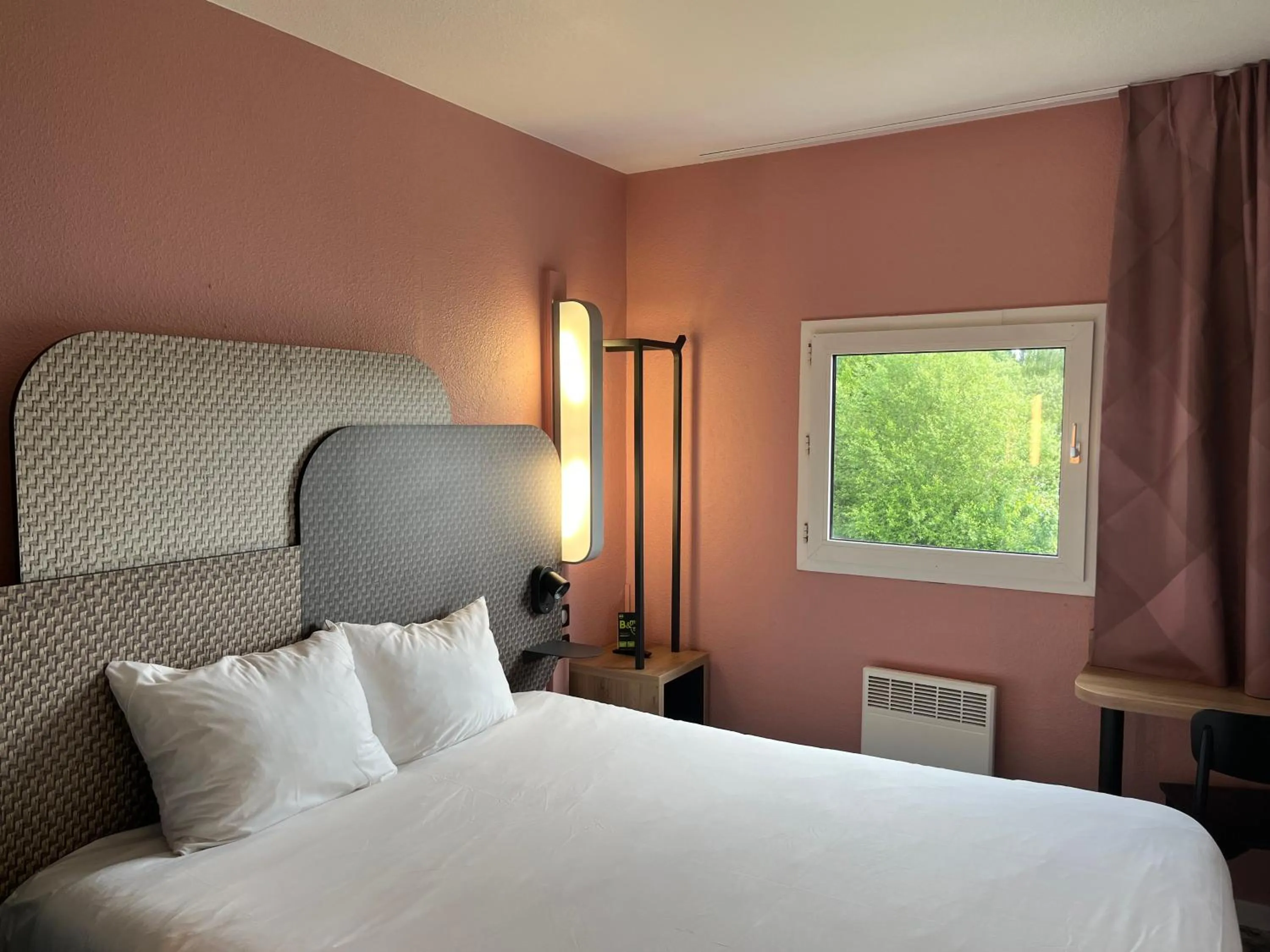 Bed in ibis Budget Liege