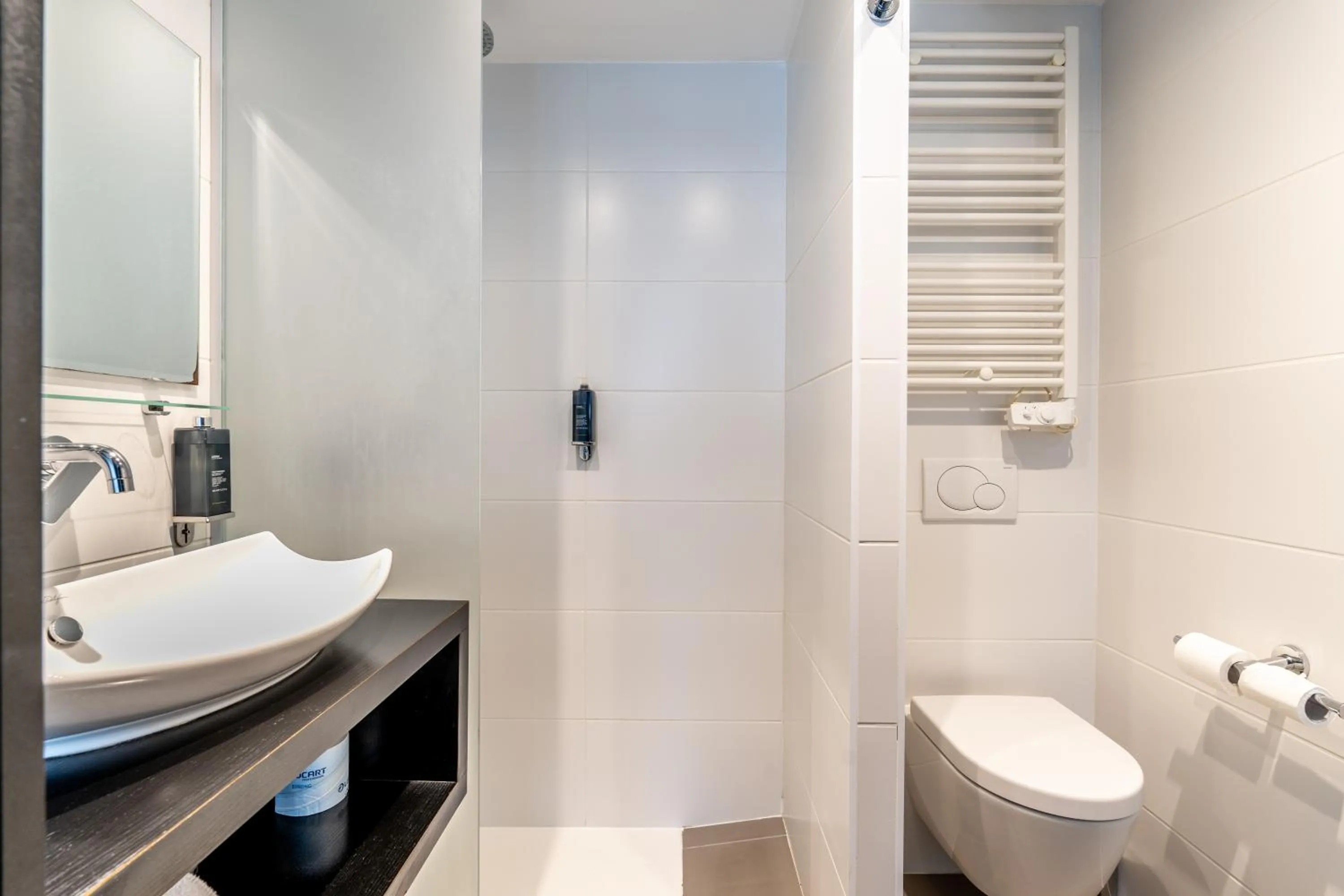 Bathroom in OLDEGAR Hôtel