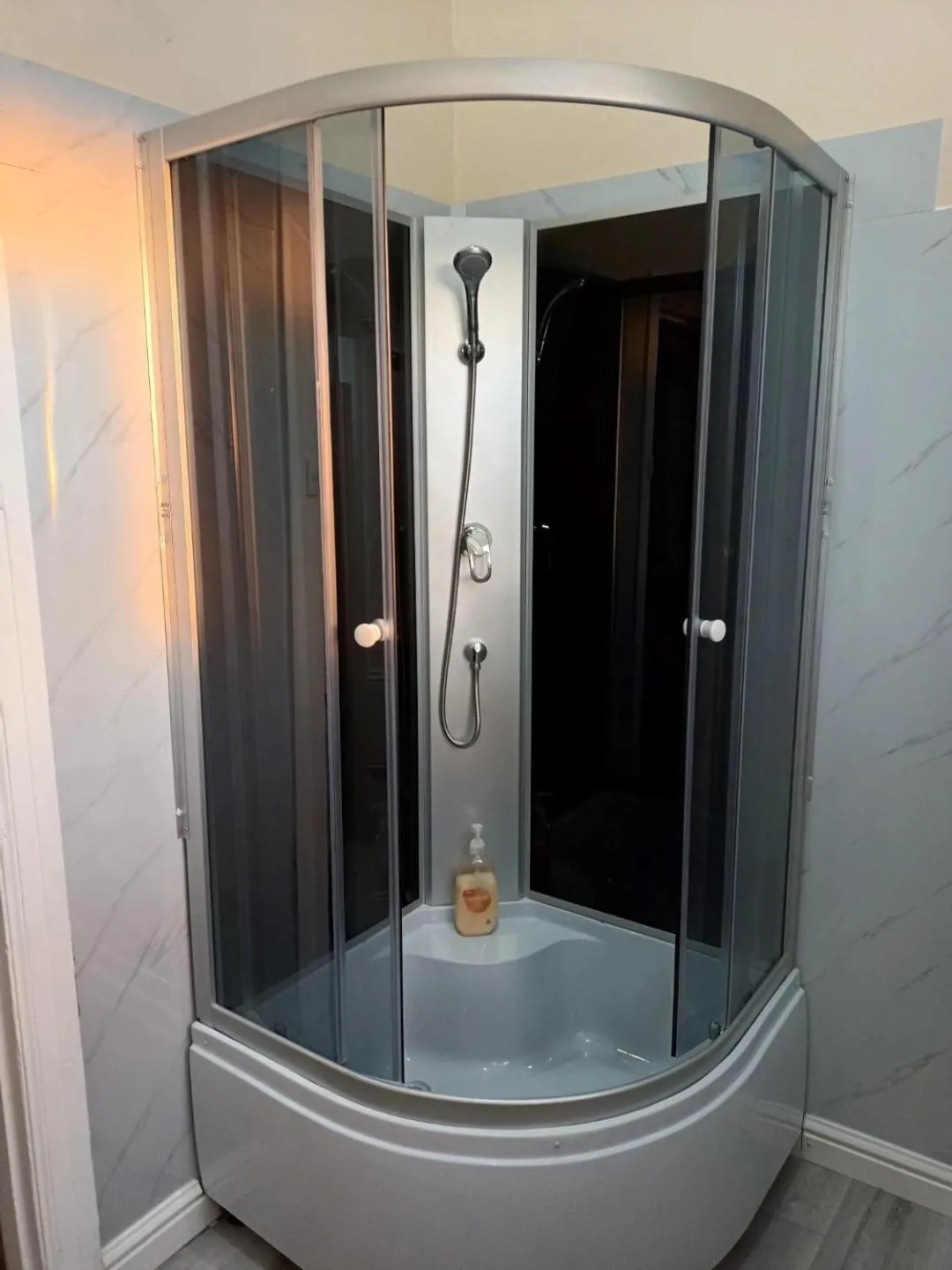 Shower in Albion Motel Finley