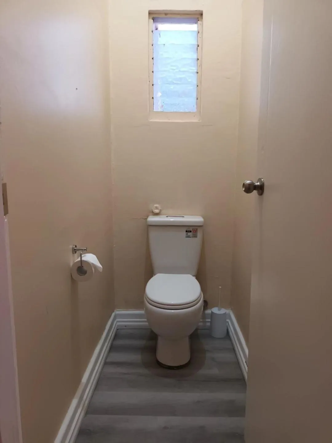 Toilet in Albion Motel Finley