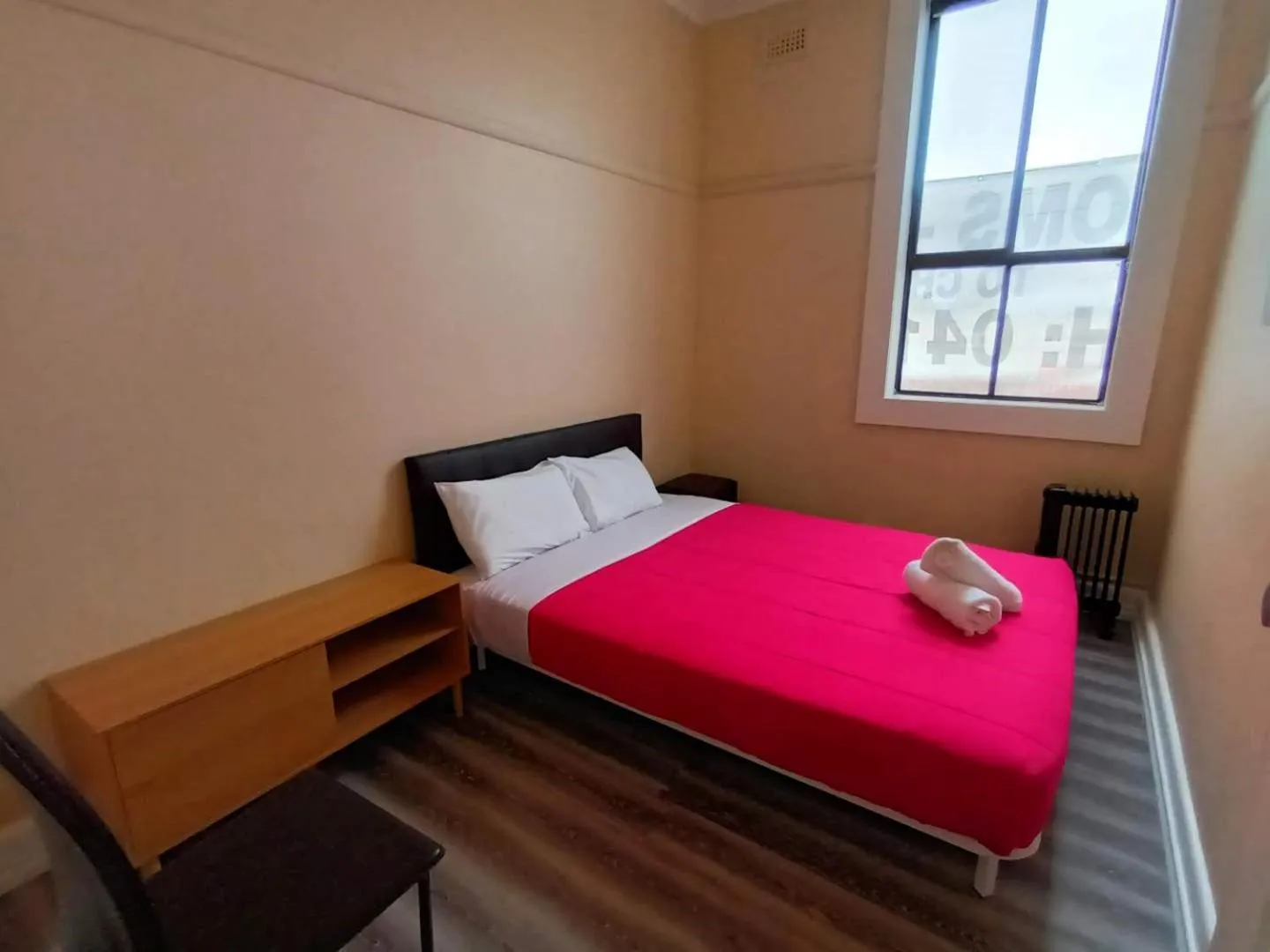 Bedroom, Bed in Albion Motel Finley