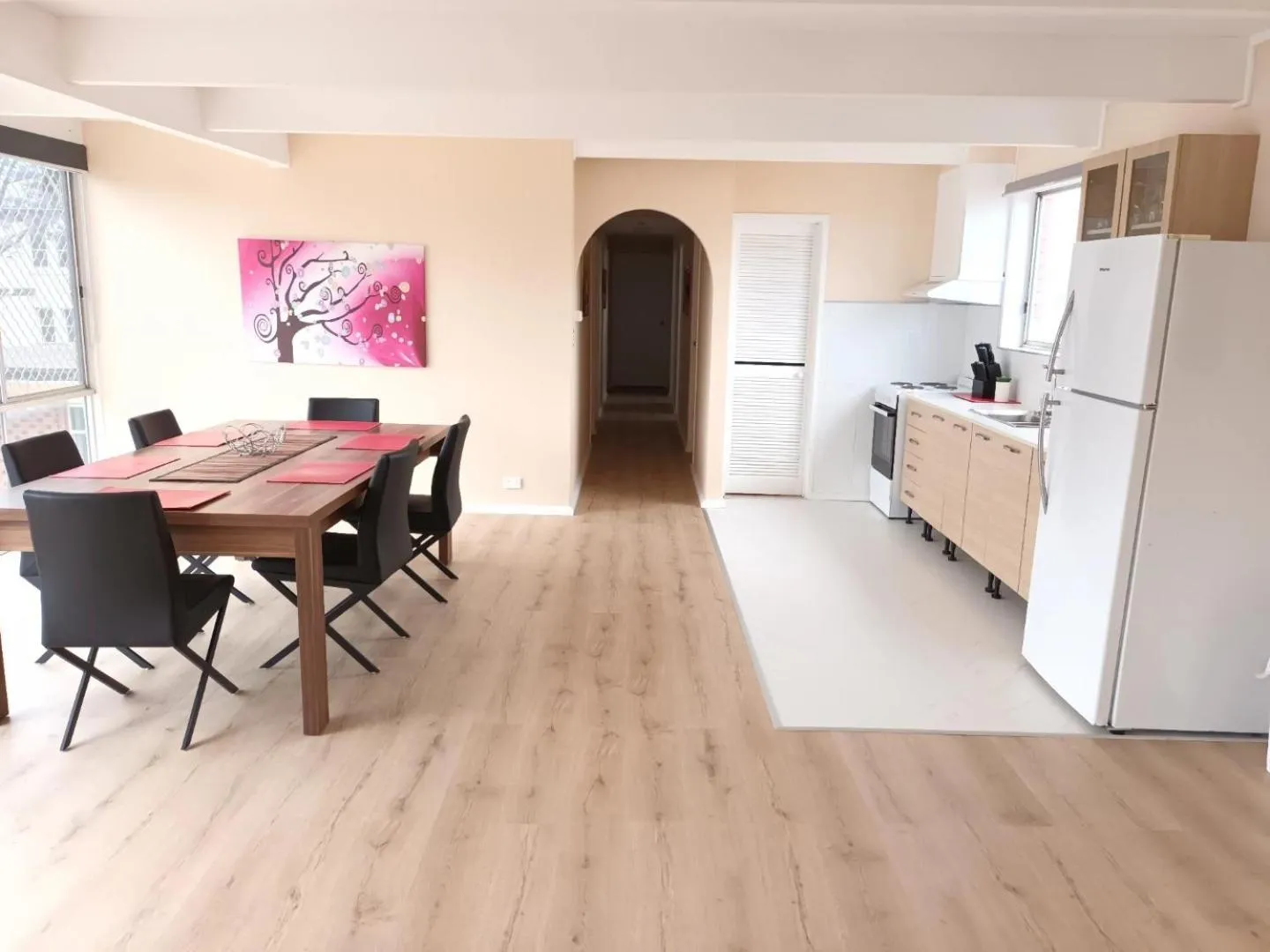 Dining area in Albion Motel Finley