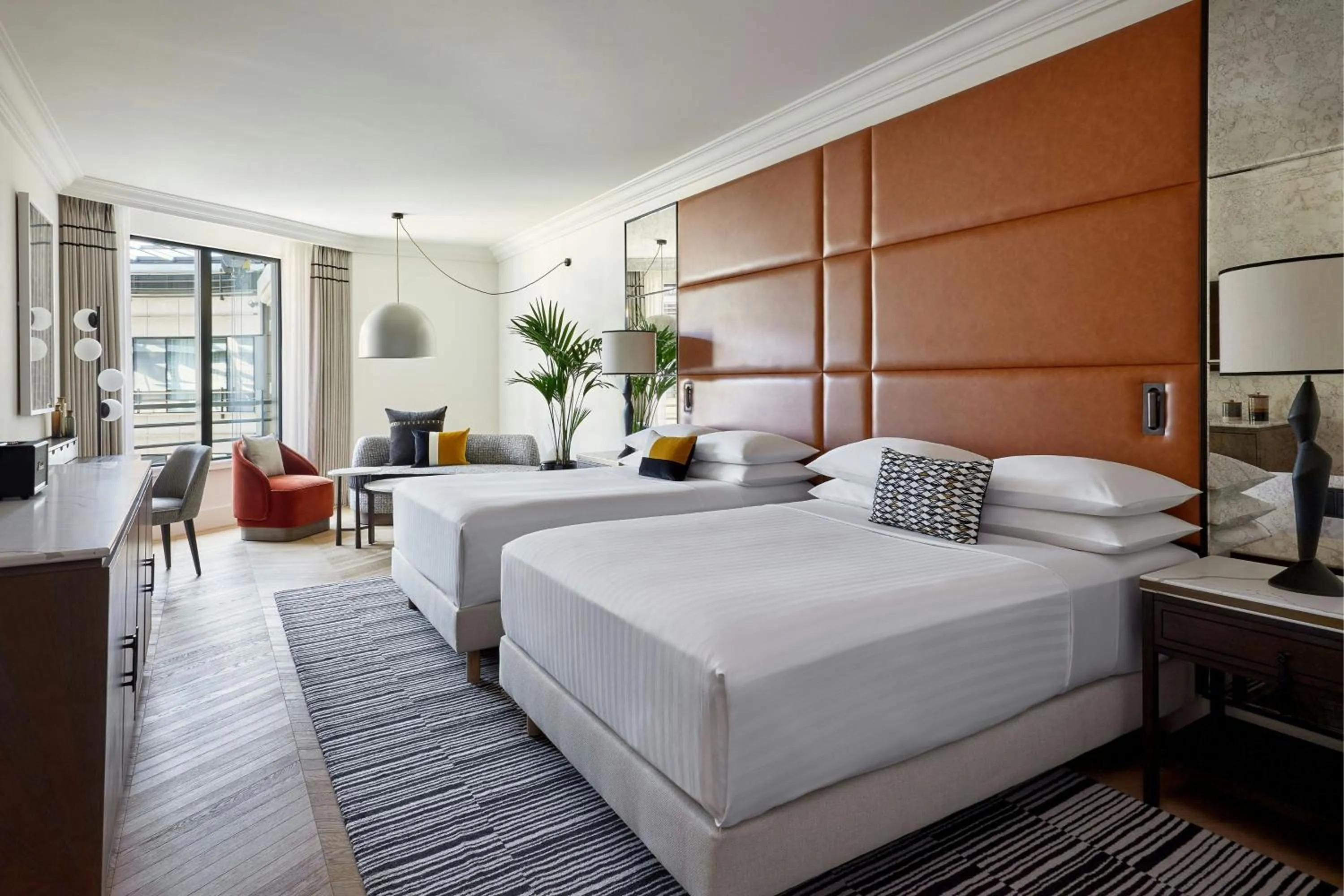 Photo of the whole room, Bed in Paris Marriott Champs Elysees Hotel