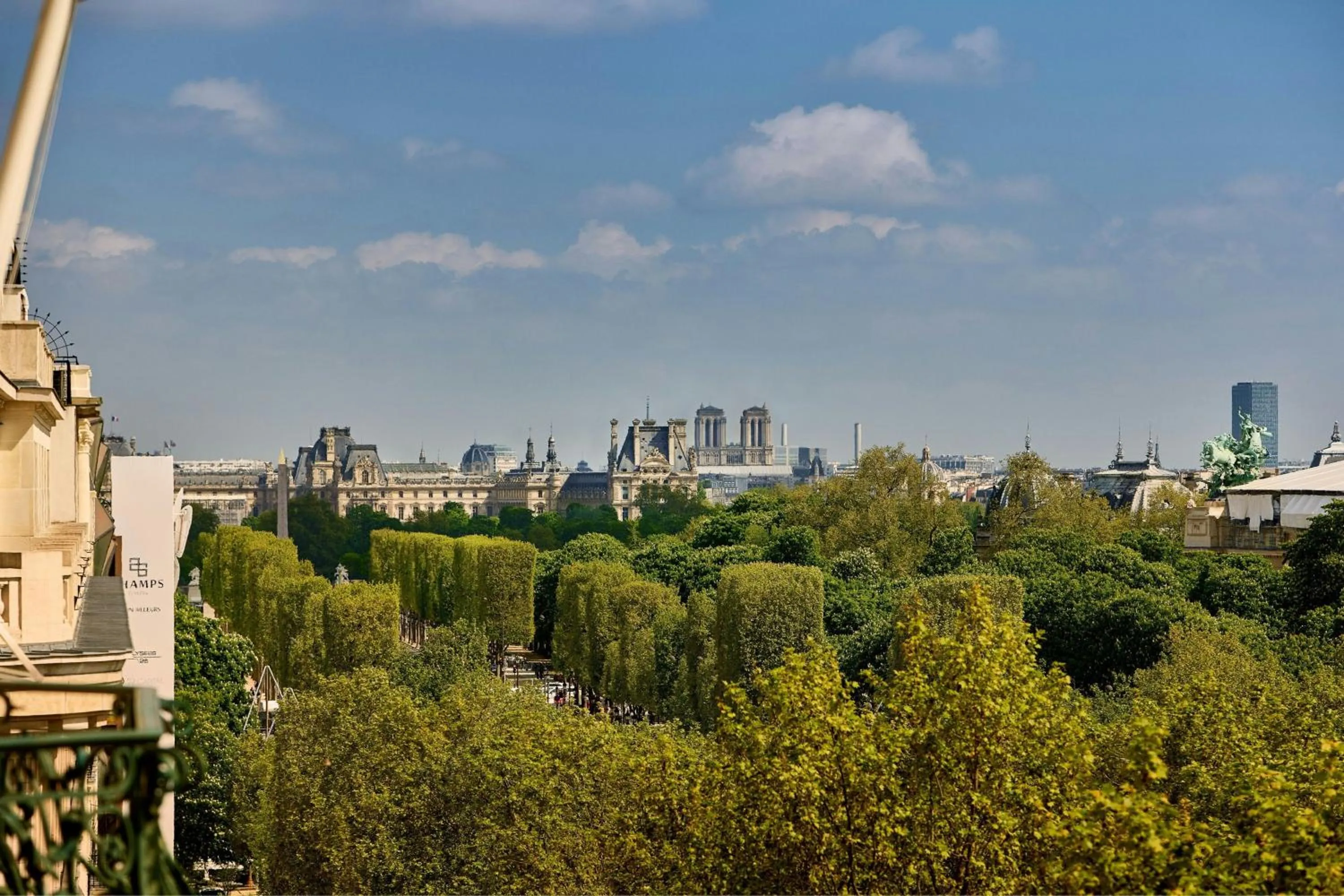 Photo of the whole room in Paris Marriott Champs Elysees Hotel