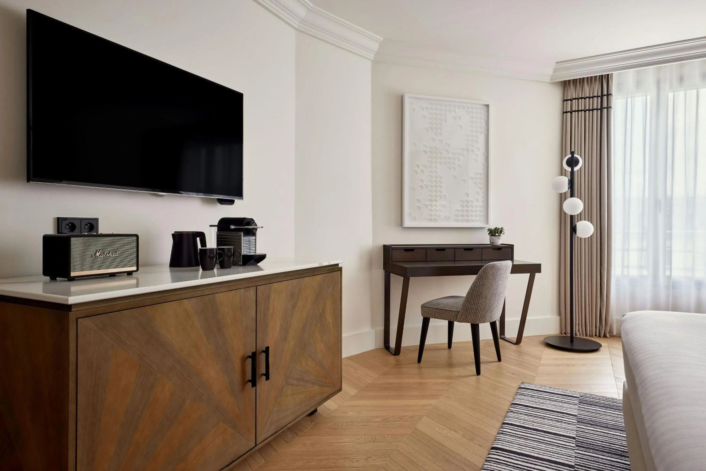 Photo of the whole room in Paris Marriott Champs Elysees Hotel