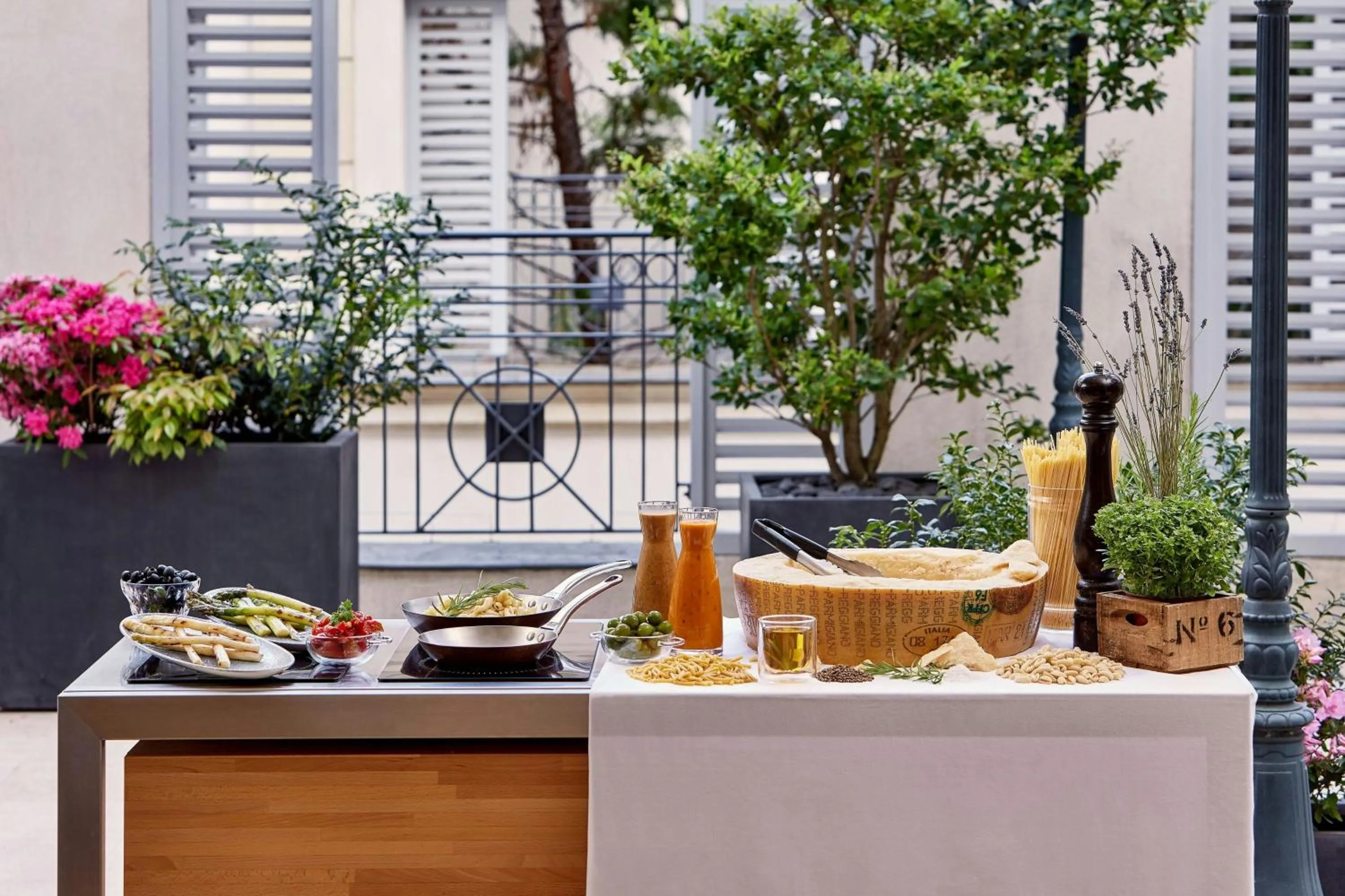 Restaurant/places to eat in Paris Marriott Champs Elysees Hotel