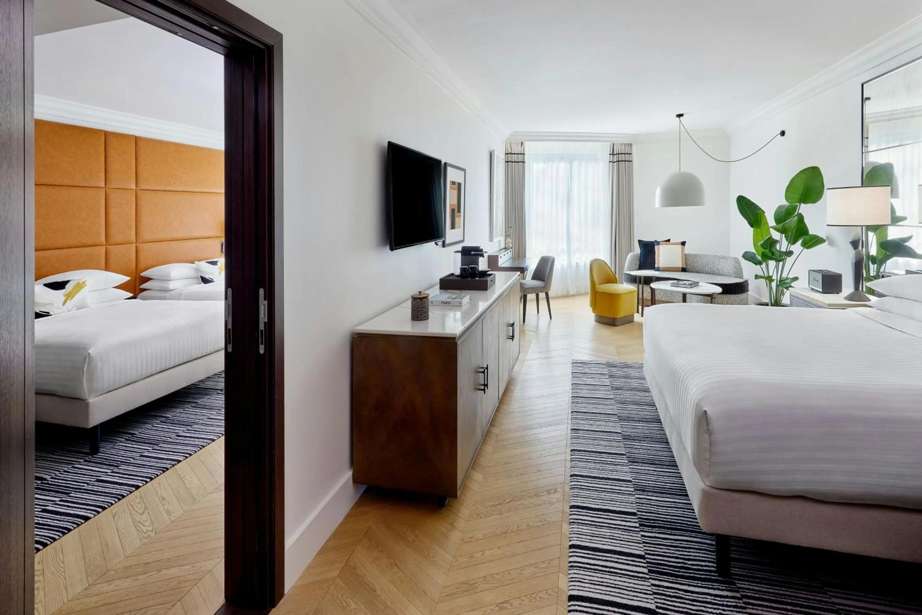 Photo of the whole room, Bed in Paris Marriott Champs Elysees Hotel