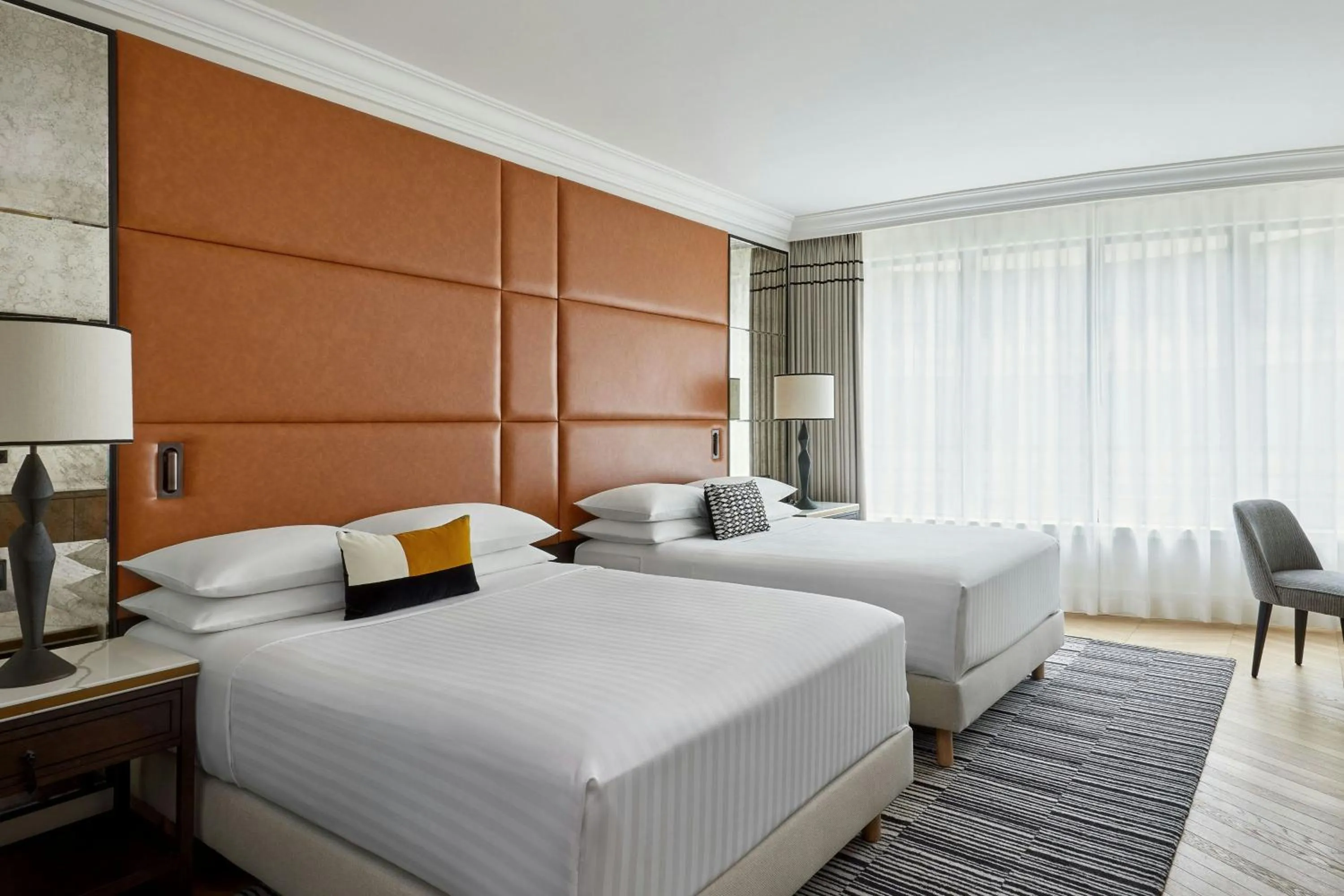 Photo of the whole room, Bed in Paris Marriott Champs Elysees Hotel