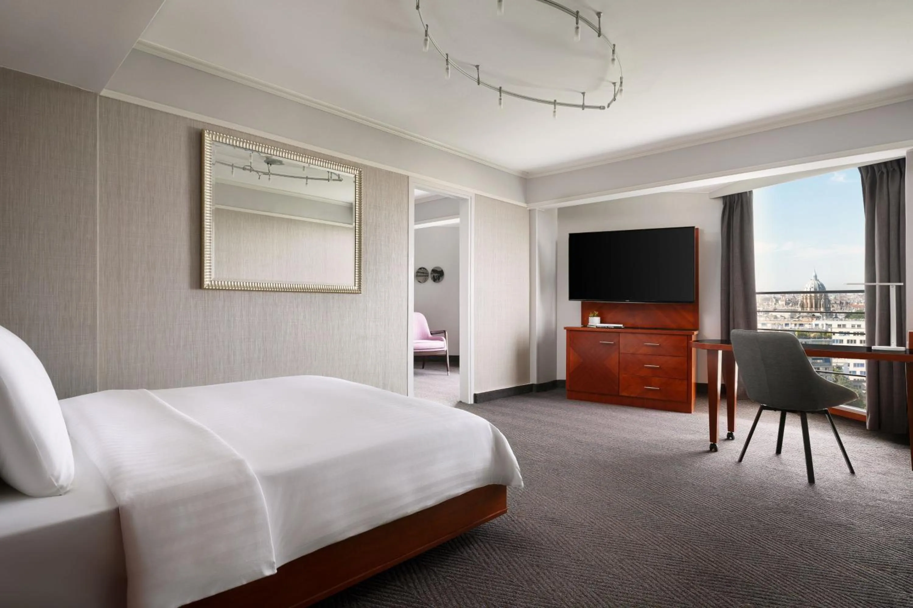 Bedroom, Bed in Paris Marriott Rive Gauche Hotel & Conference Center