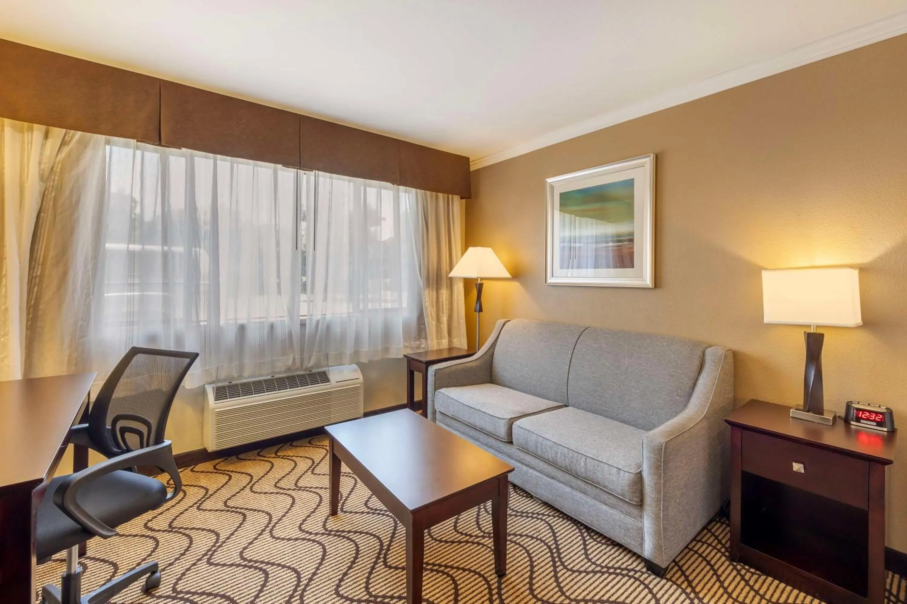 Bedroom in Best Western Plus Orchid Hotel & Suites