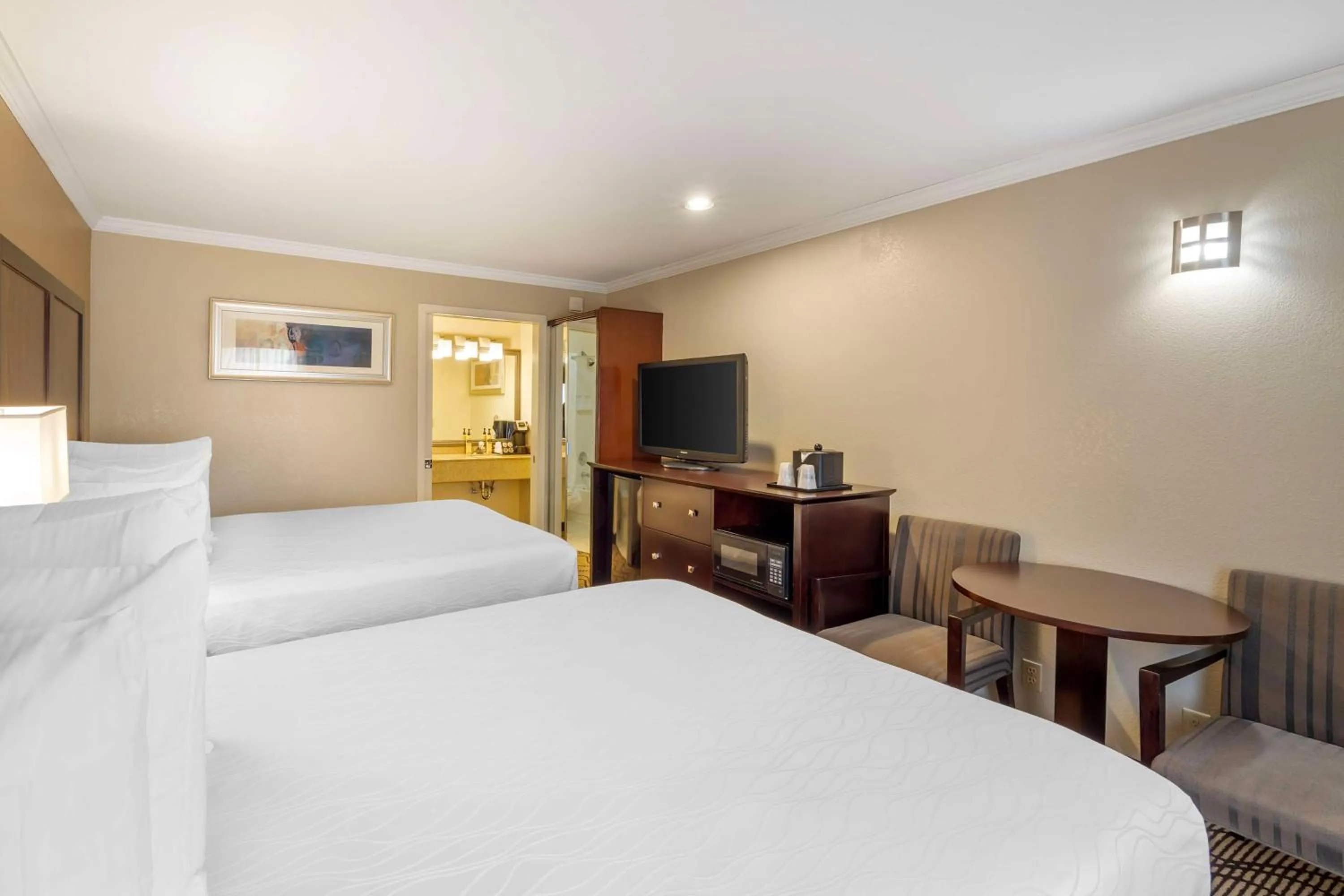 Bedroom, Bed in Best Western Plus Orchid Hotel & Suites