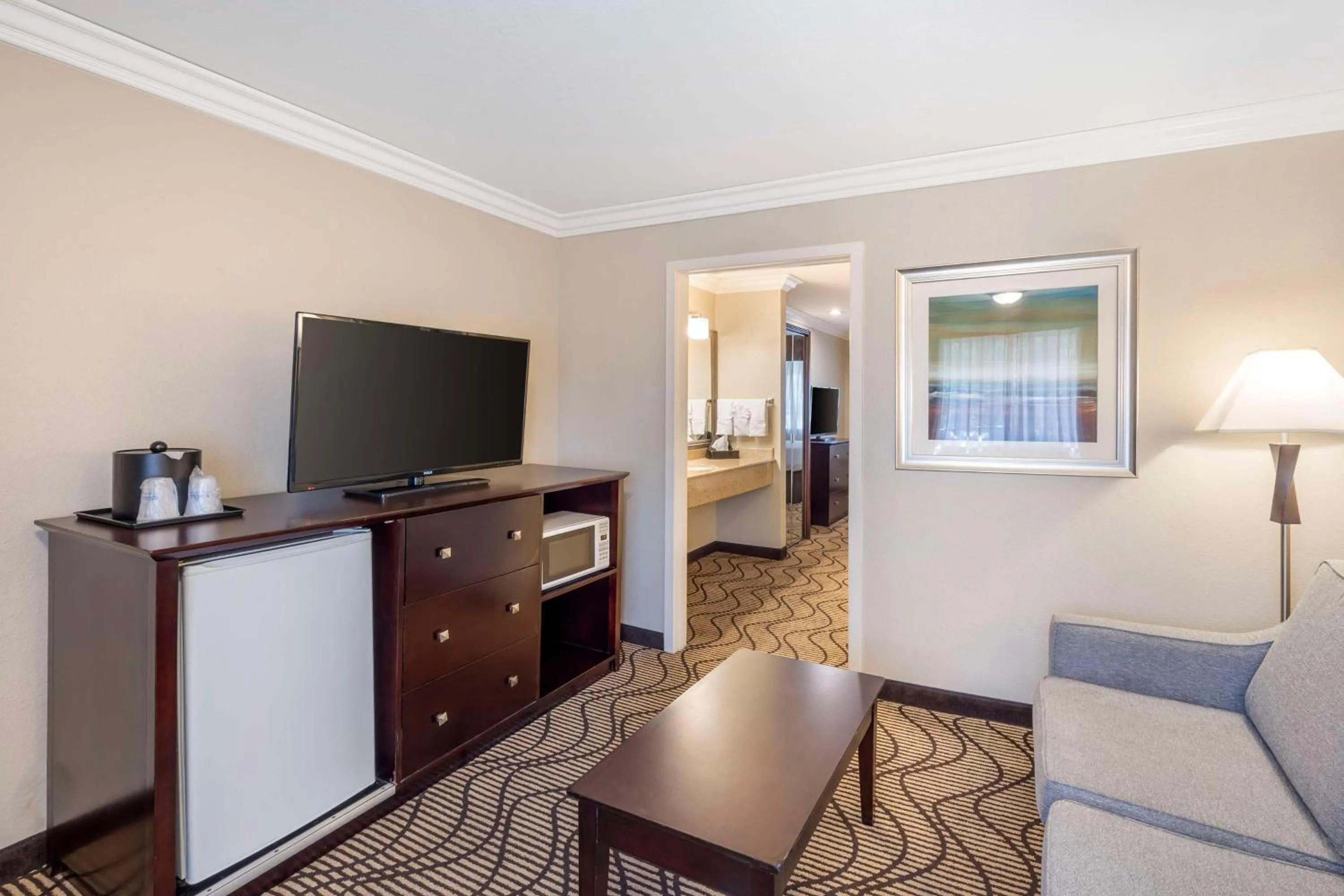 Bedroom in Best Western Plus Orchid Hotel & Suites