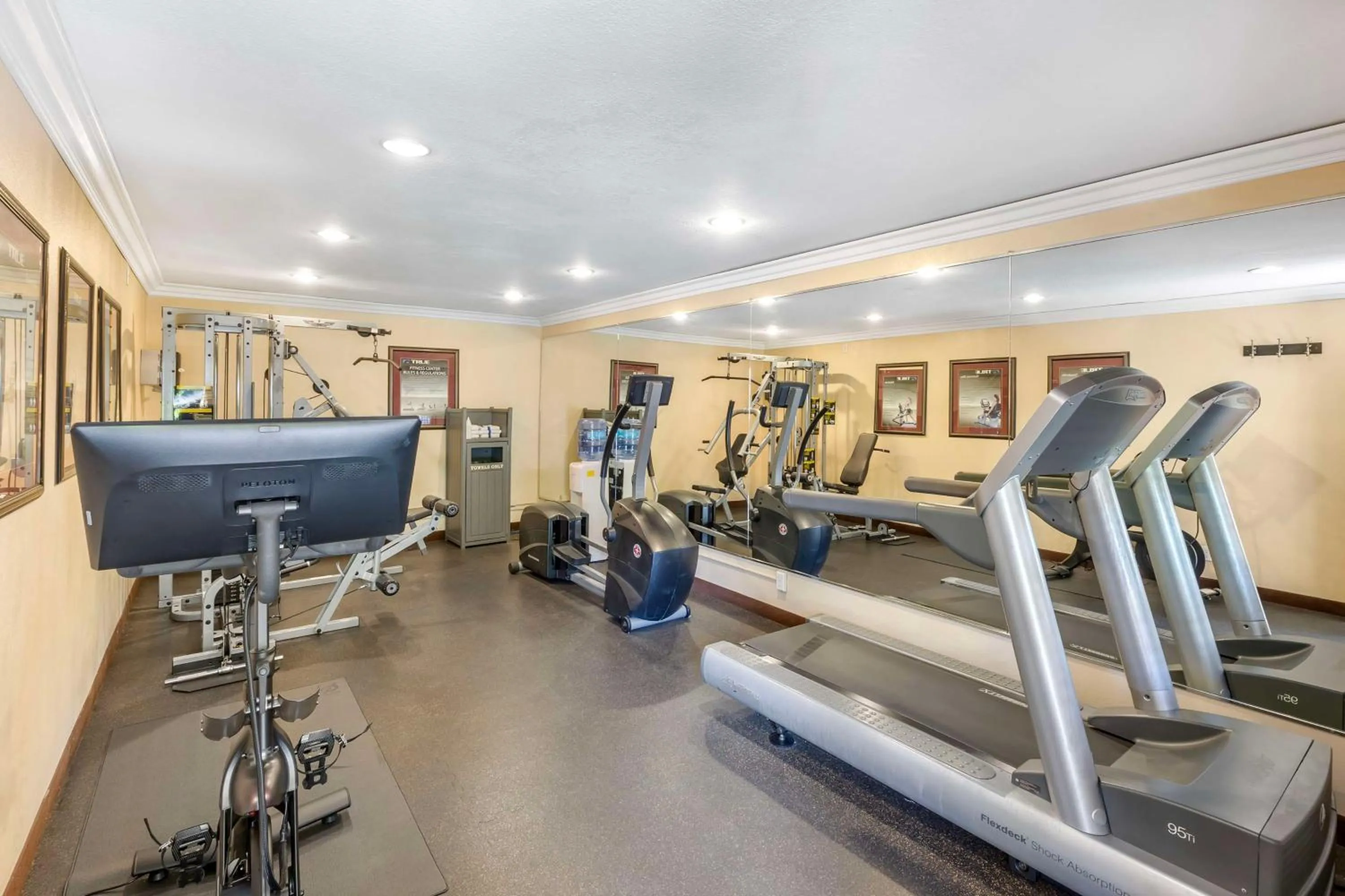 Fitness centre/facilities in Best Western Plus Orchid Hotel & Suites