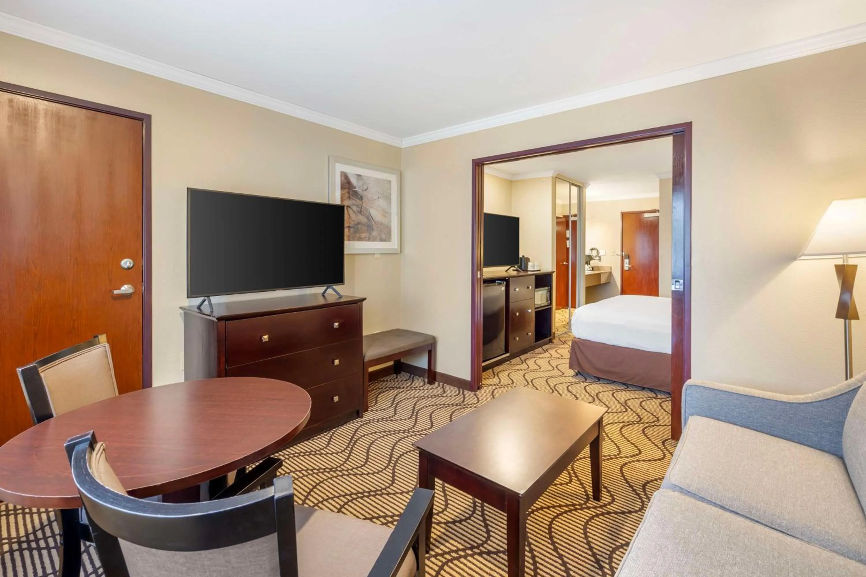 Bedroom in Best Western Plus Orchid Hotel & Suites