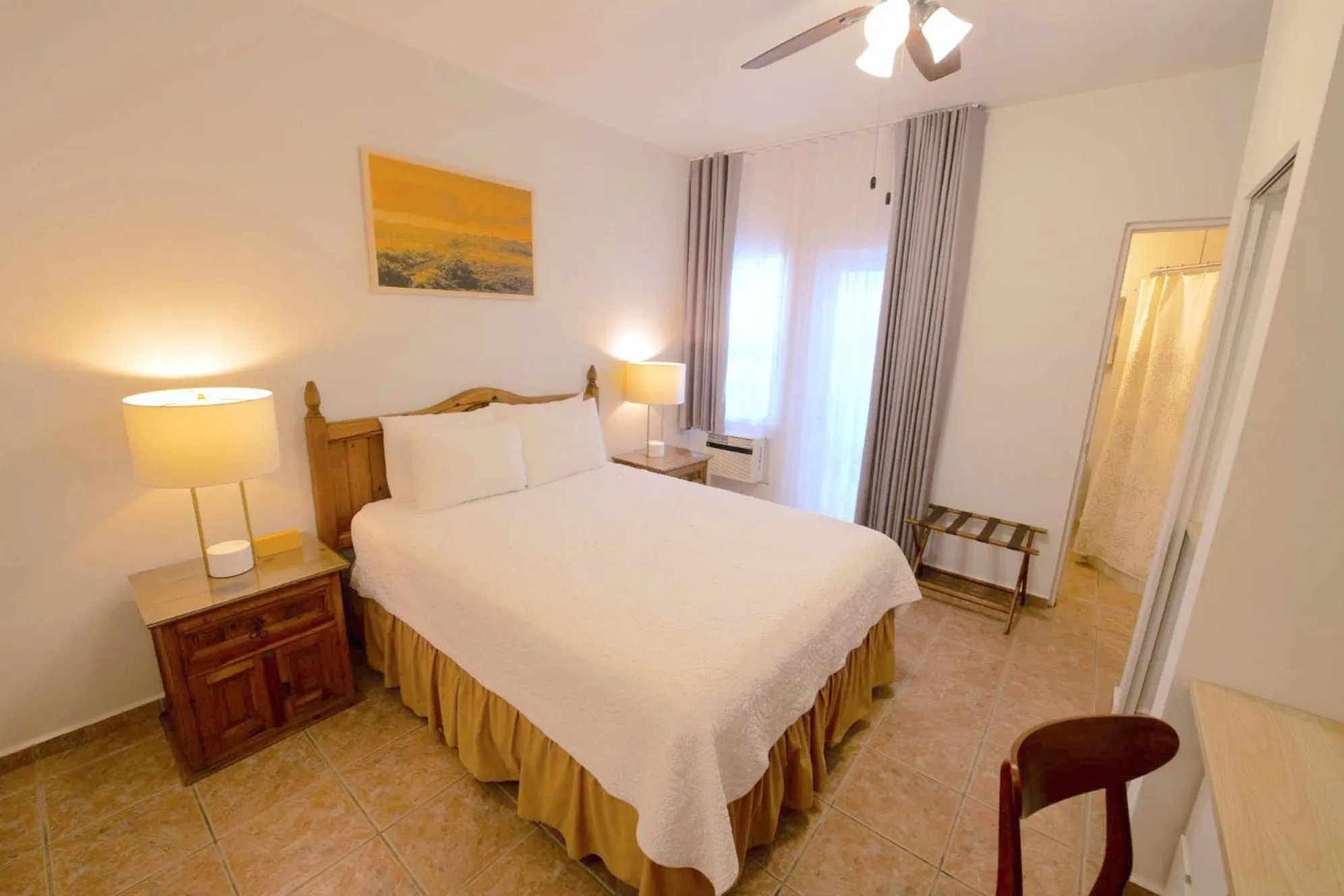 Bed in Lazy Parrot Inn