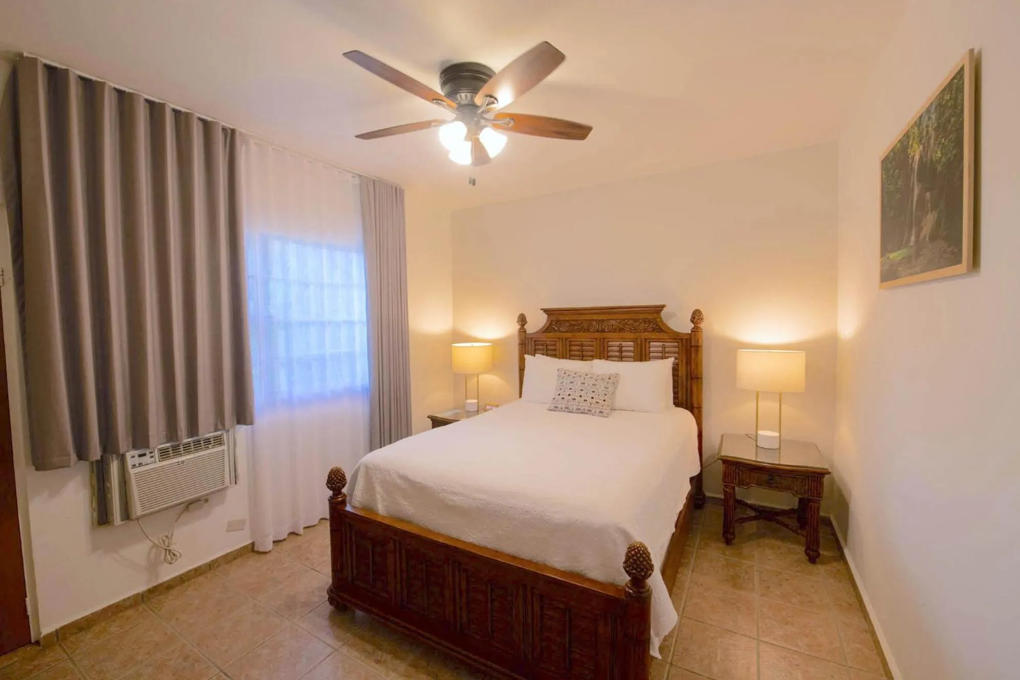 Bed in Lazy Parrot Inn