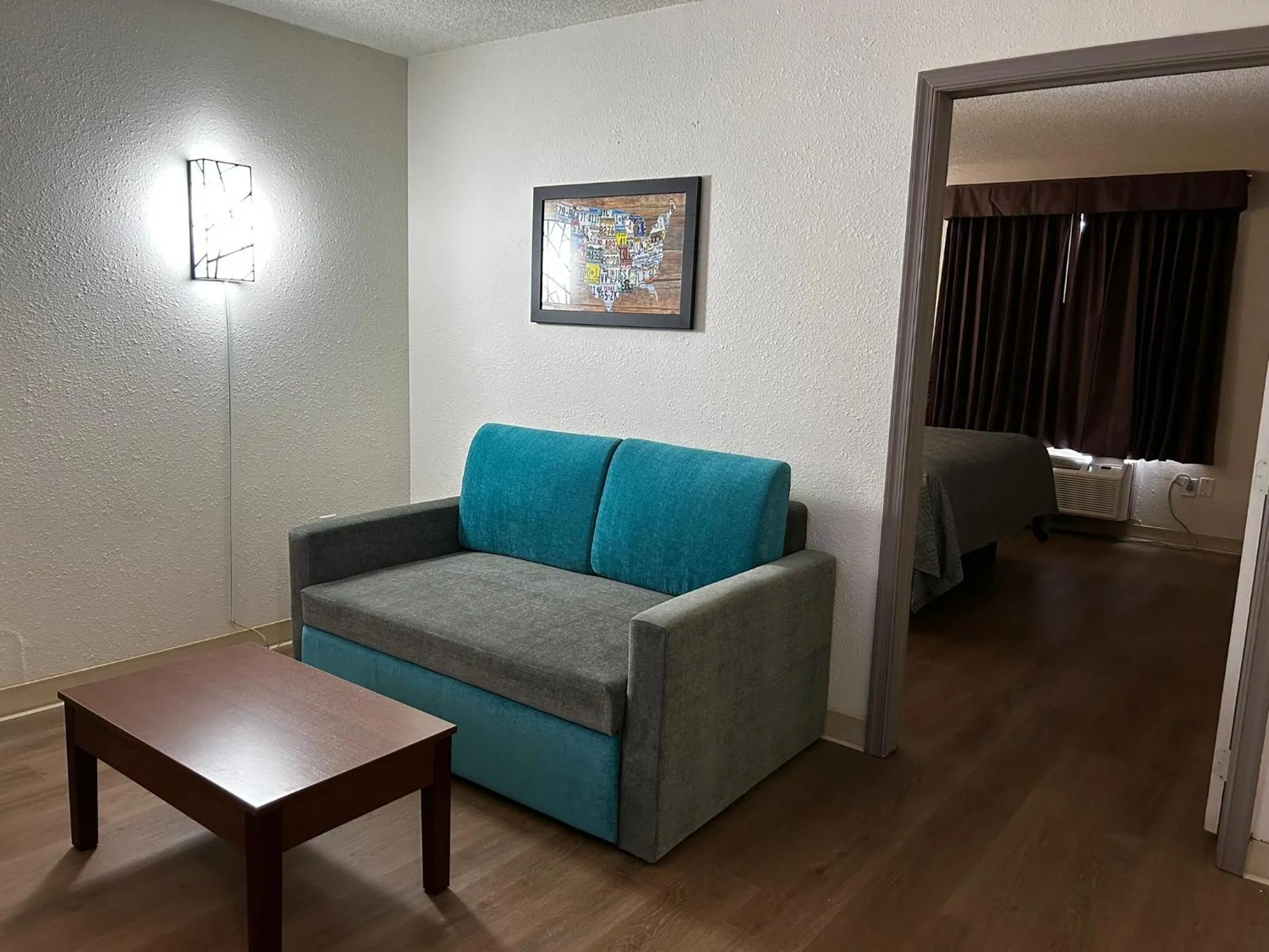 Bed in Econo Lodge Inn & Suites Chambersburg Central