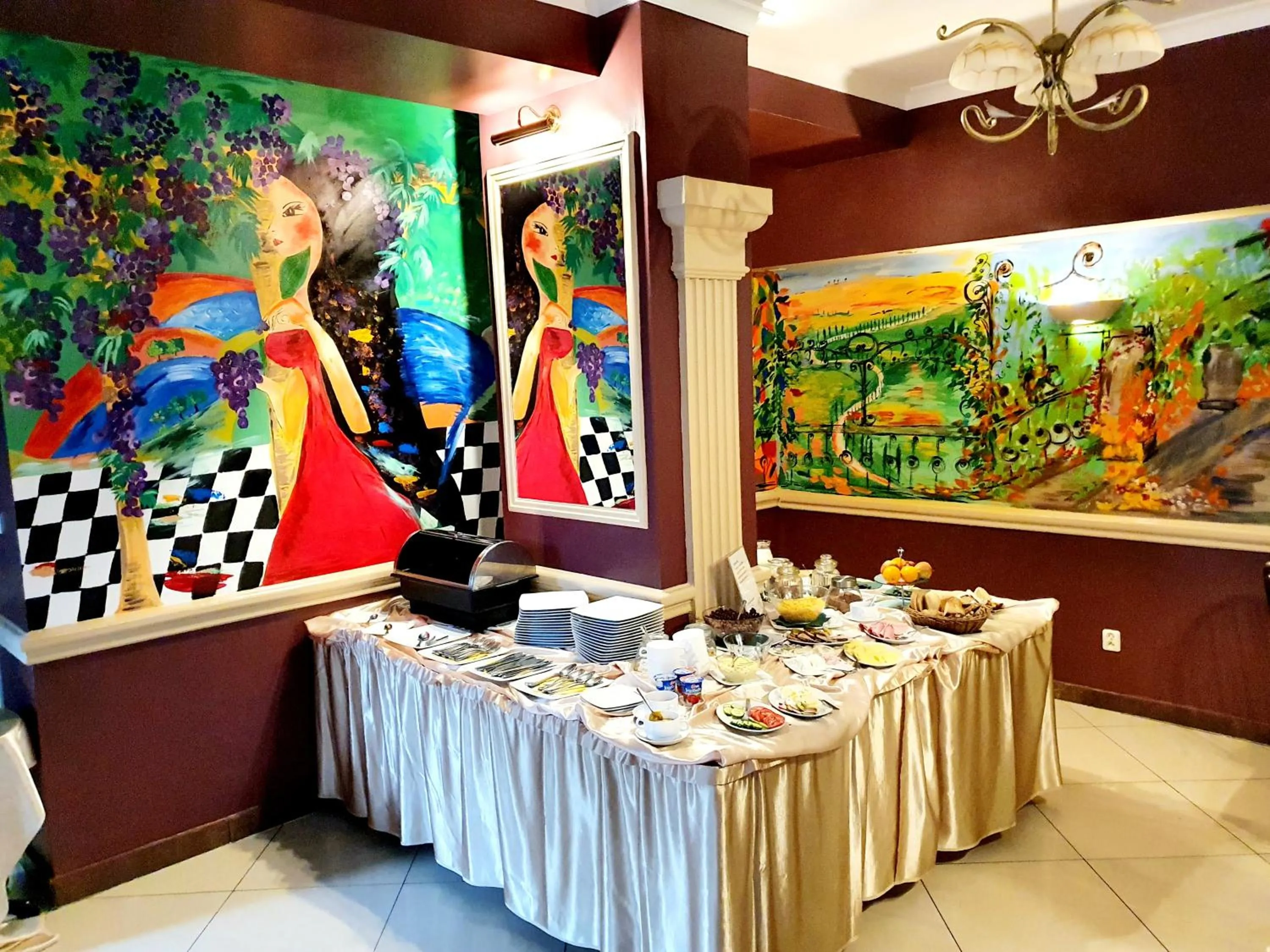 Restaurant/places to eat in Rezydencja Izabella