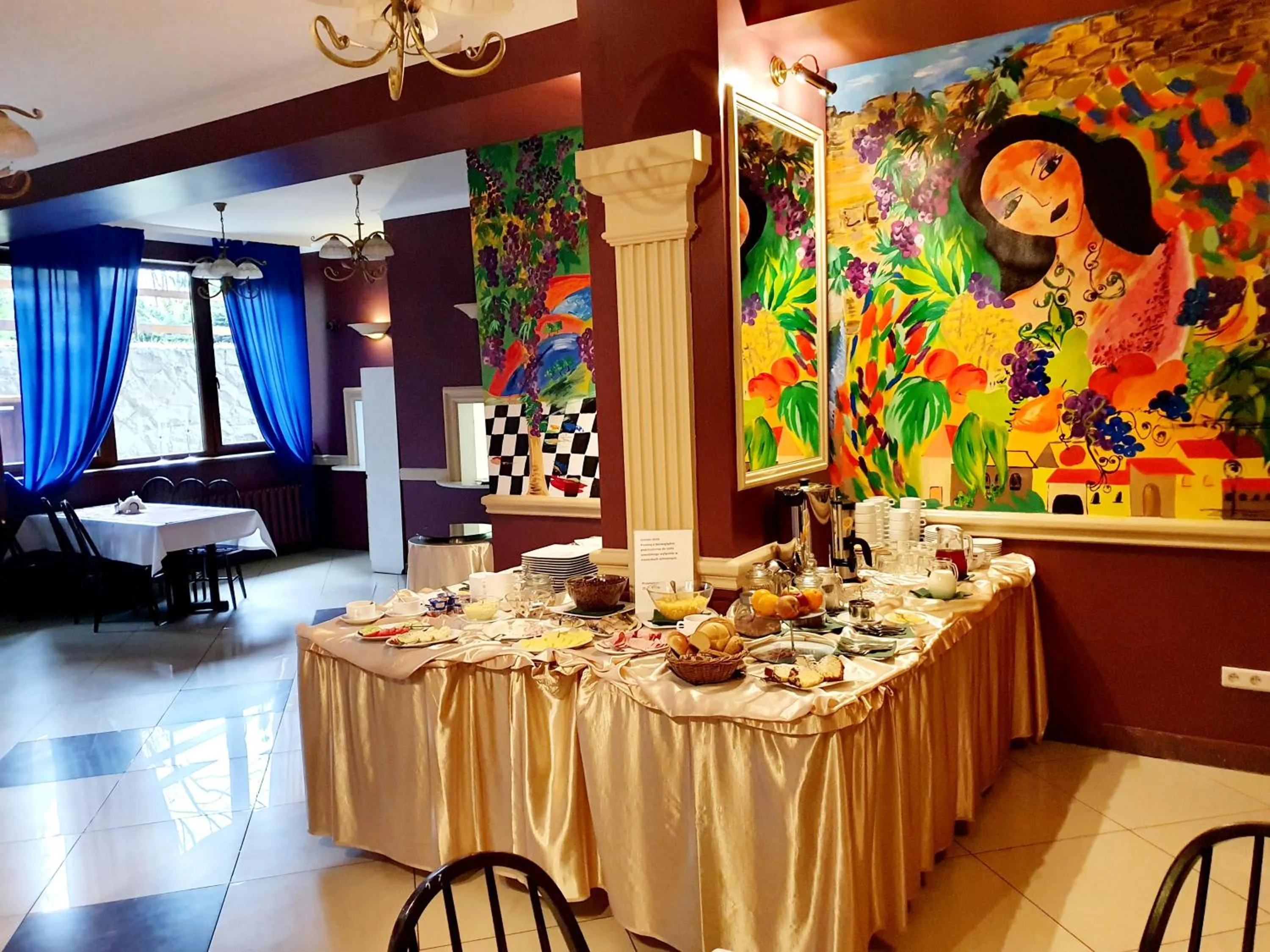 Restaurant/places to eat in Rezydencja Izabella