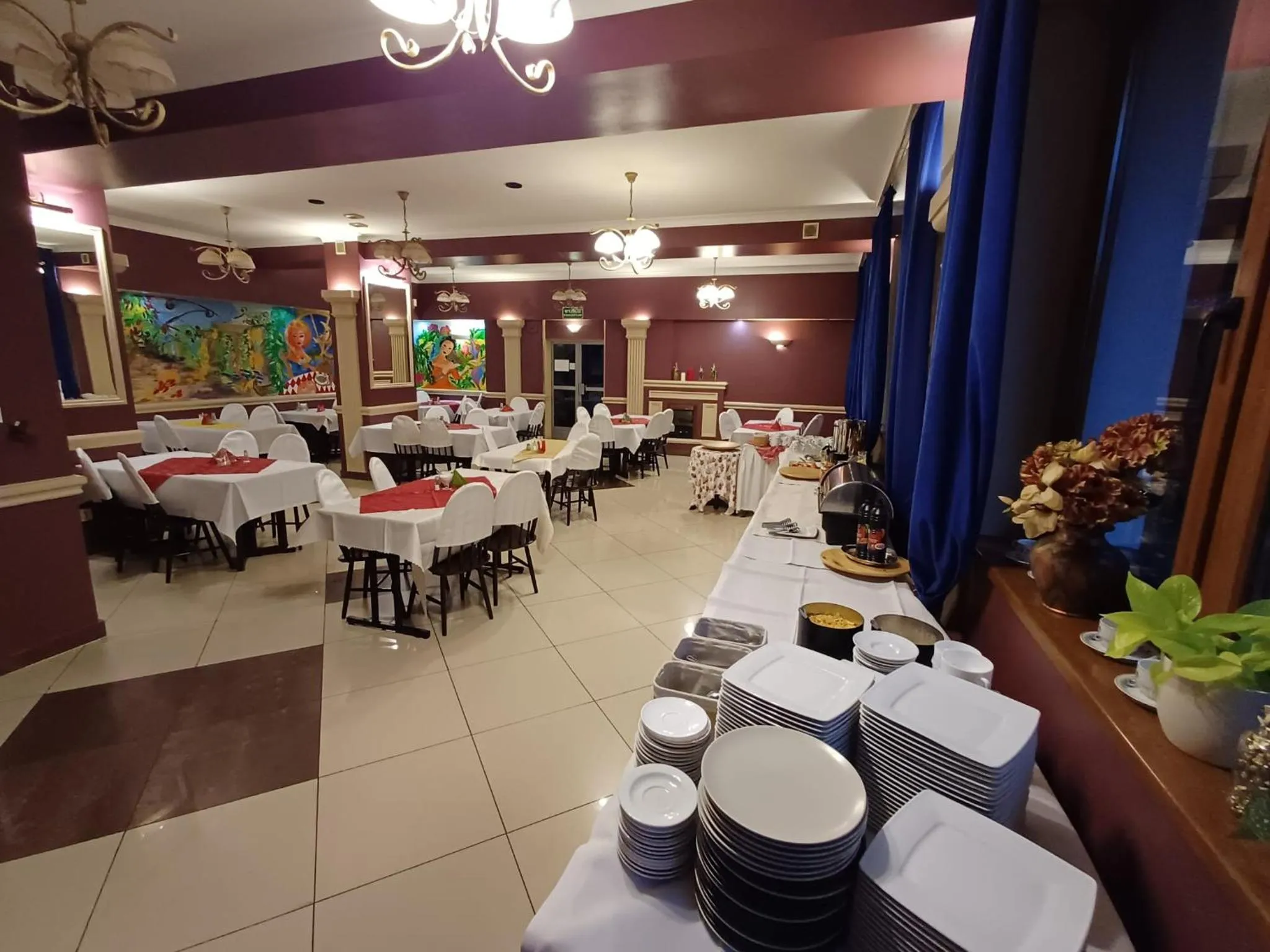 Restaurant/places to eat in Rezydencja Izabella