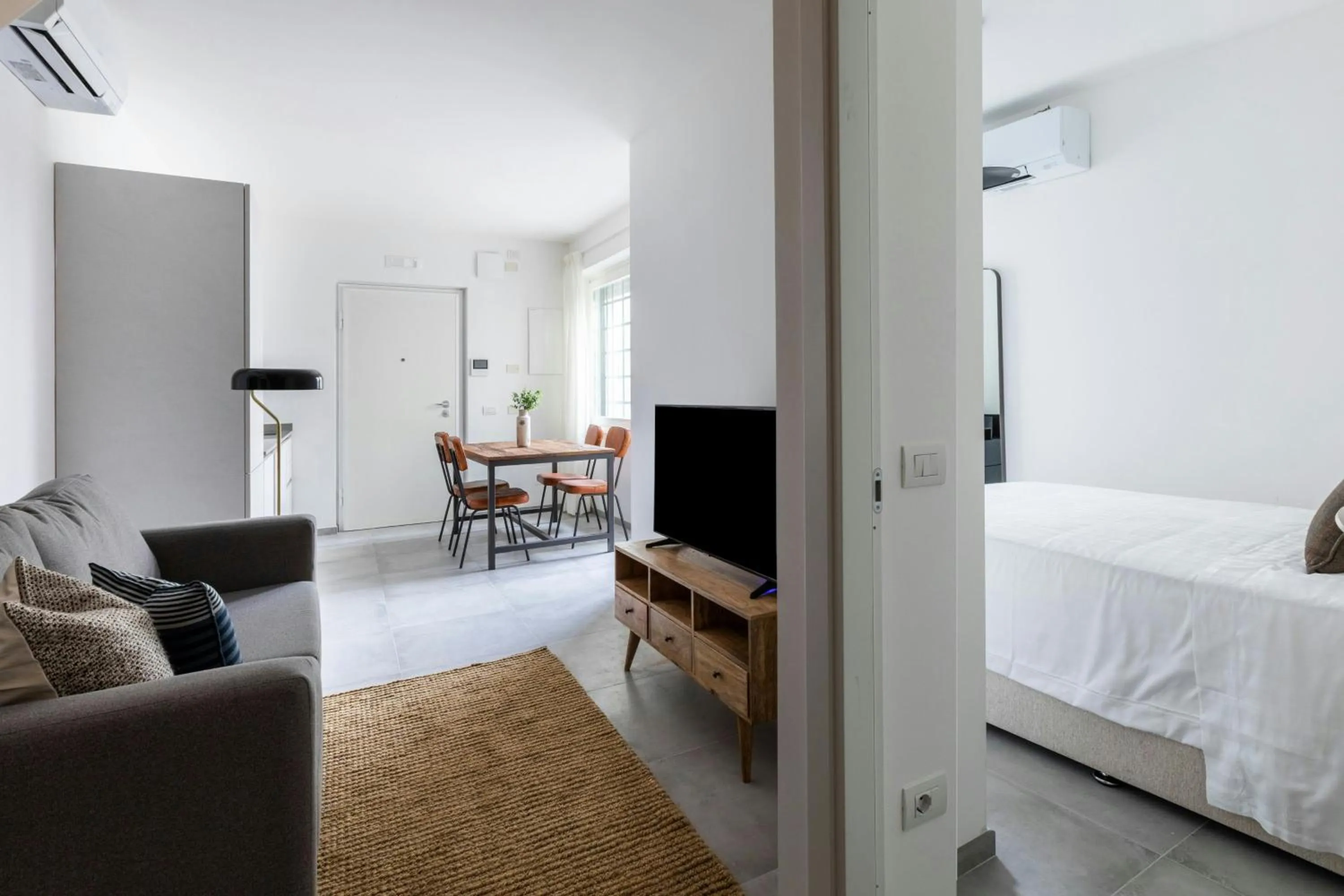 Living room, Bed in Sonder by Marriott Bonvoy San Lorenzo Apartments