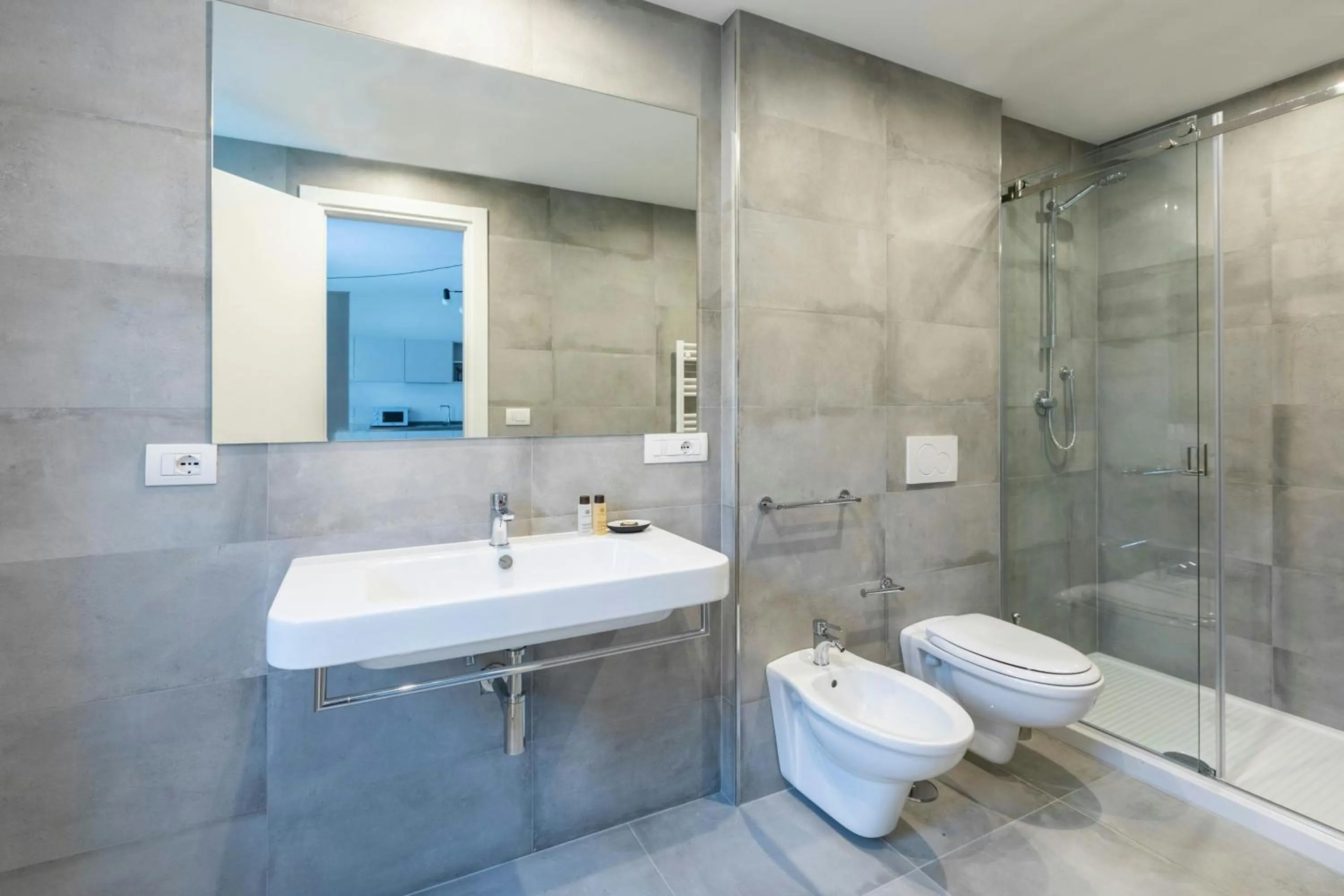 Bathroom in Sonder by Marriott Bonvoy San Lorenzo Apartments