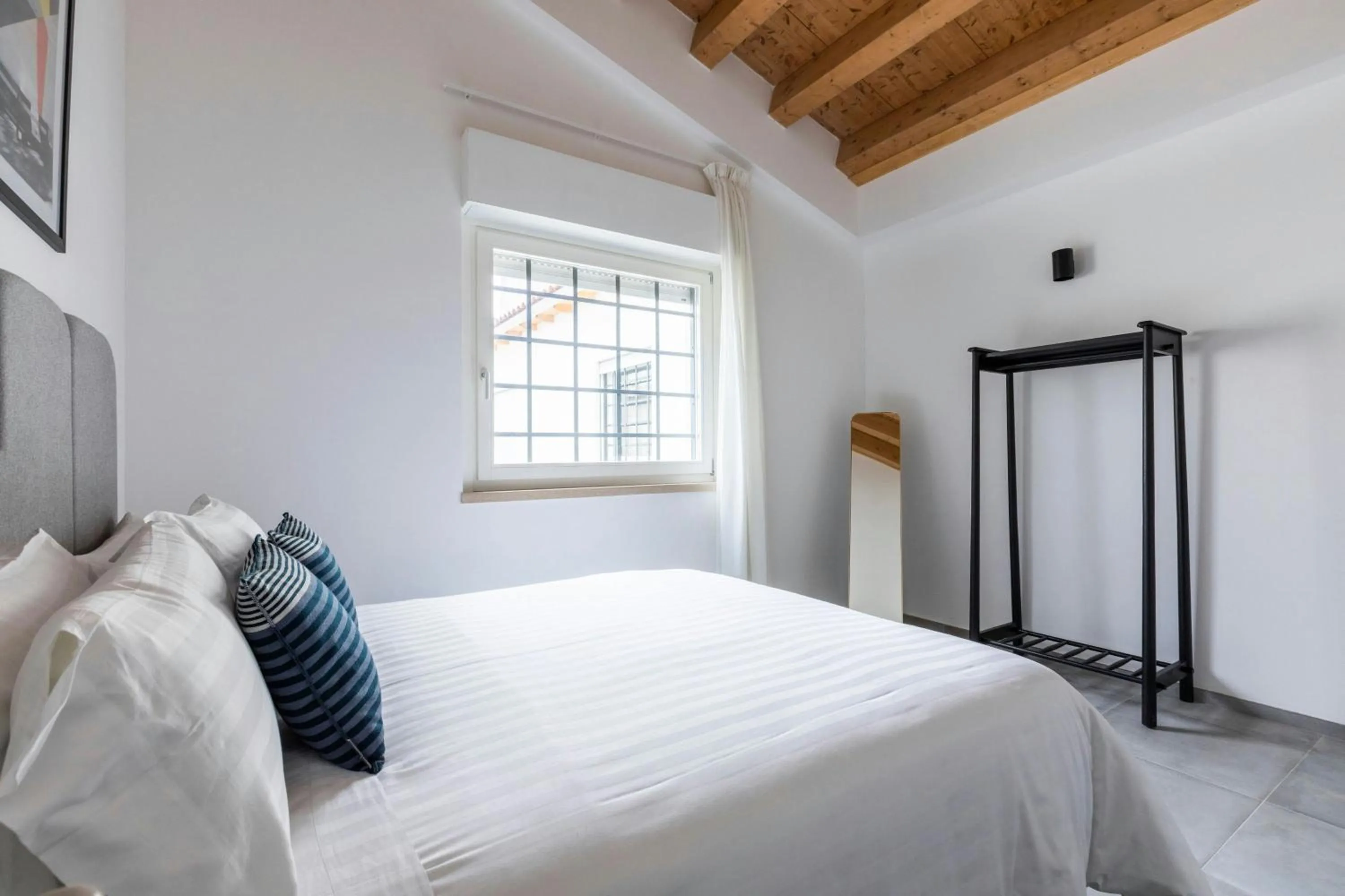 Bedroom, Bed in Sonder by Marriott Bonvoy San Lorenzo Apartments