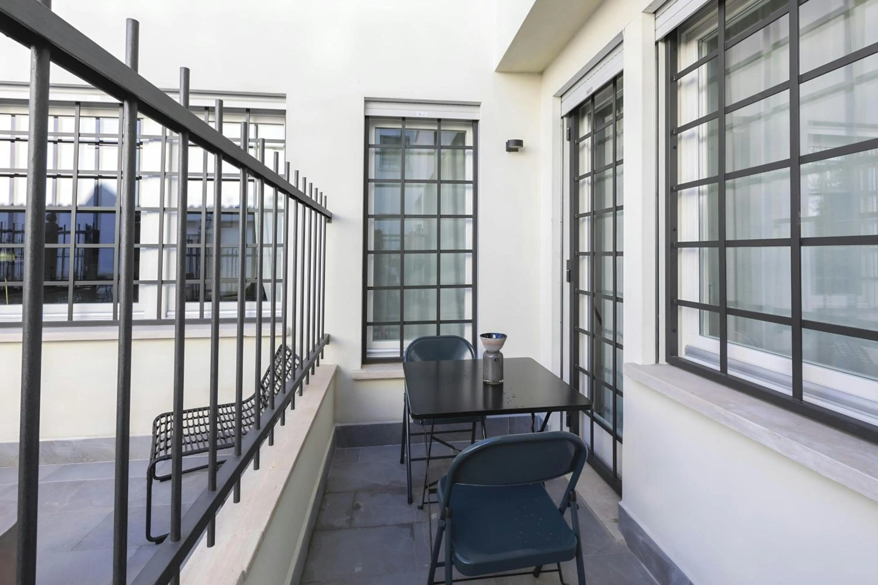 Photo of the whole room in Sonder by Marriott Bonvoy San Lorenzo Apartments