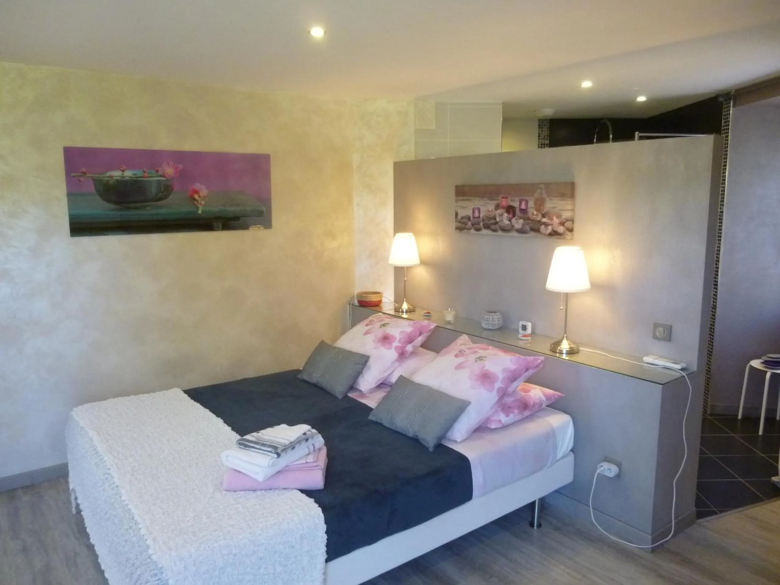 Photo of the whole room in Au Mas de Gamet