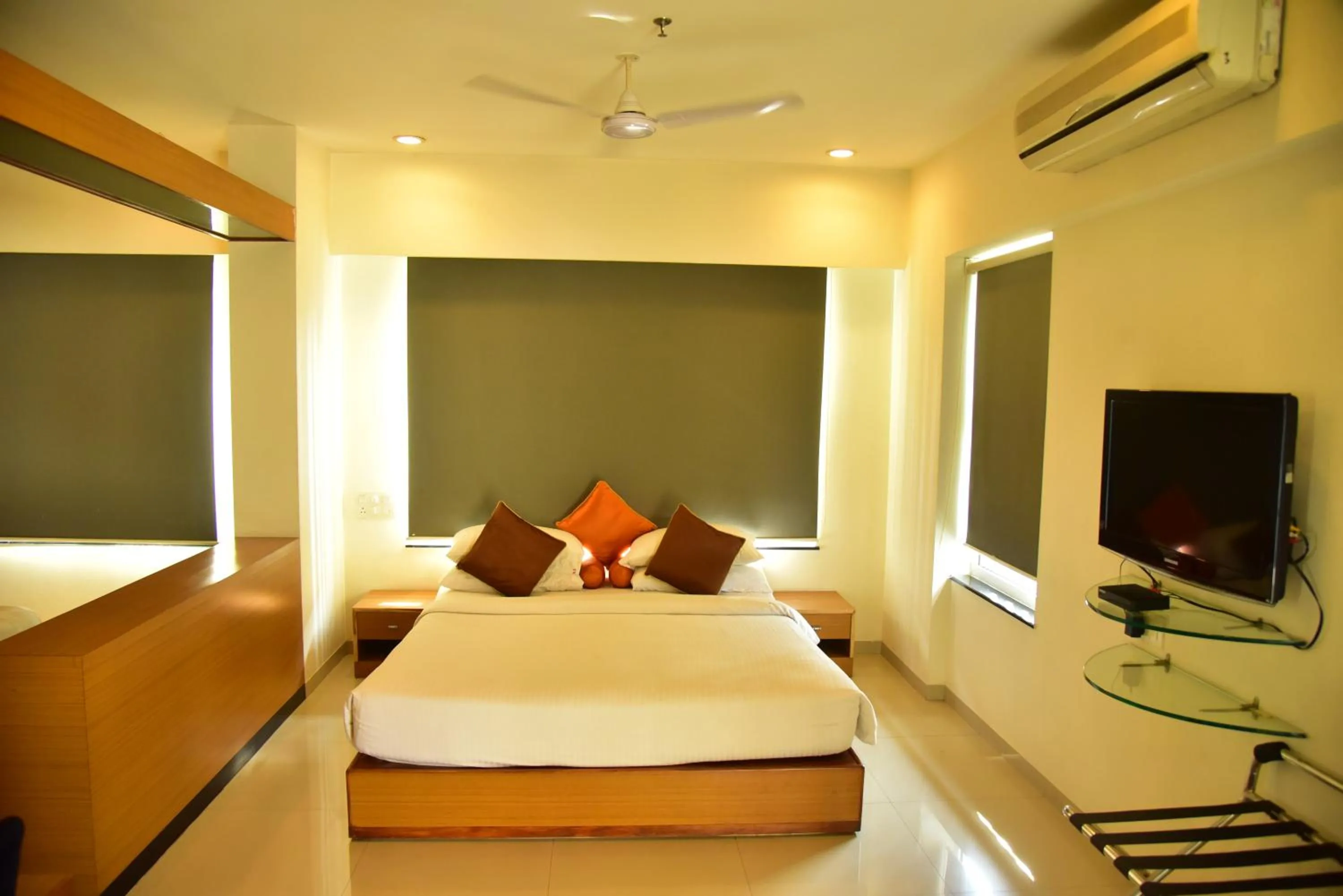 Bed in Hi 5 Hotel & Experience