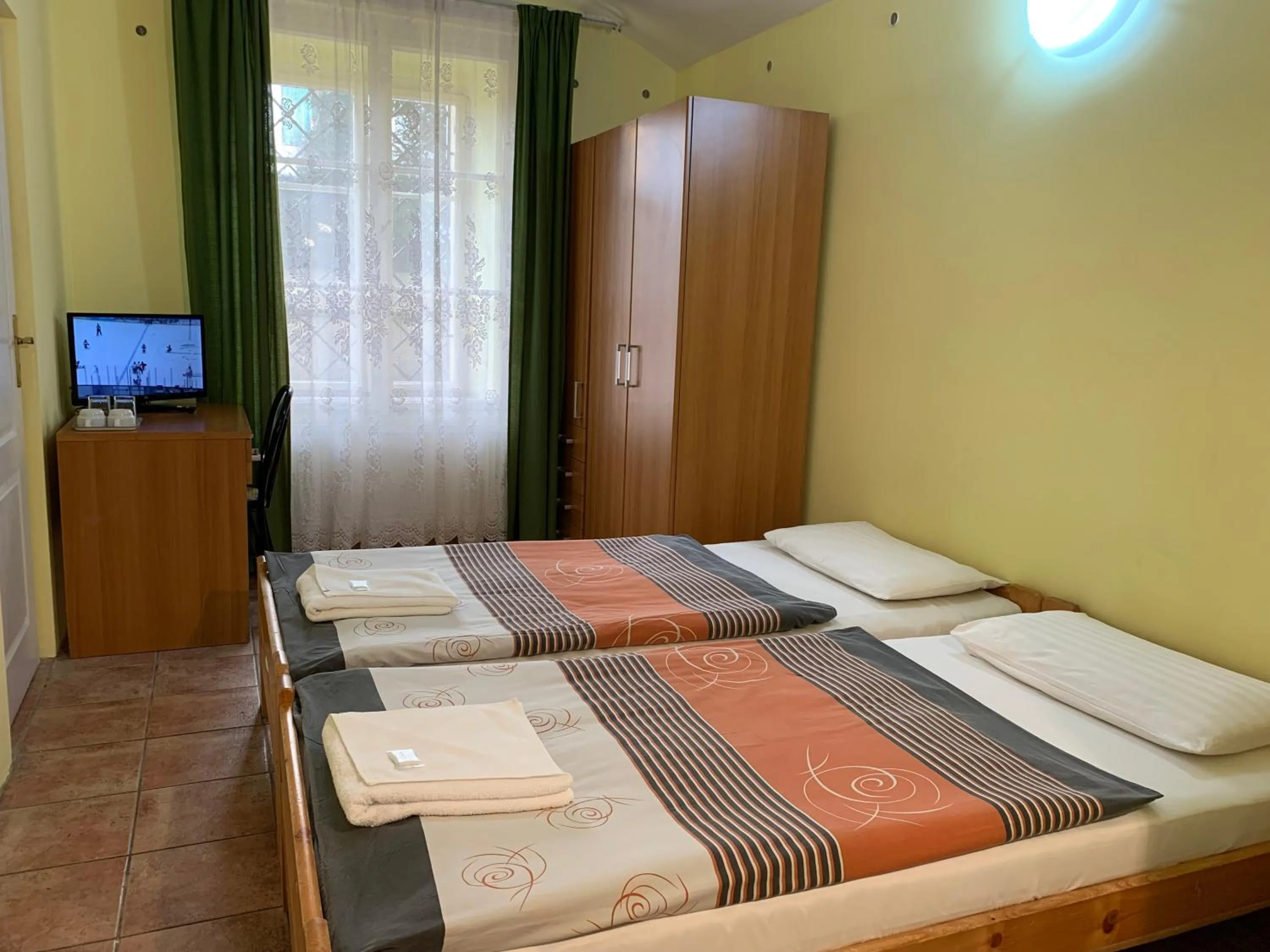 Bedroom, Bed in Pension City Center