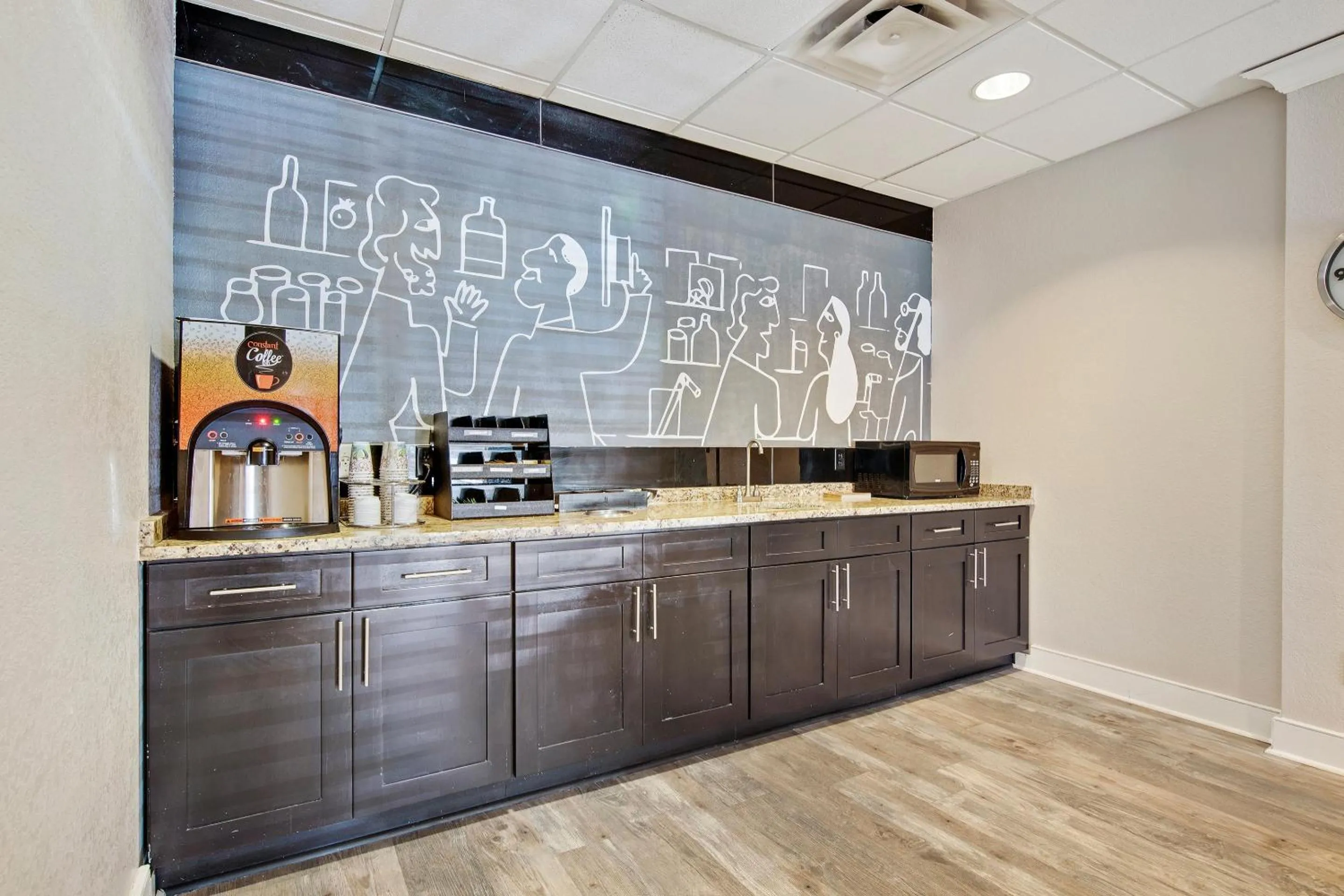 Coffee/tea facilities in Suburban Studios Orlando - Ocoee-Winter Garden