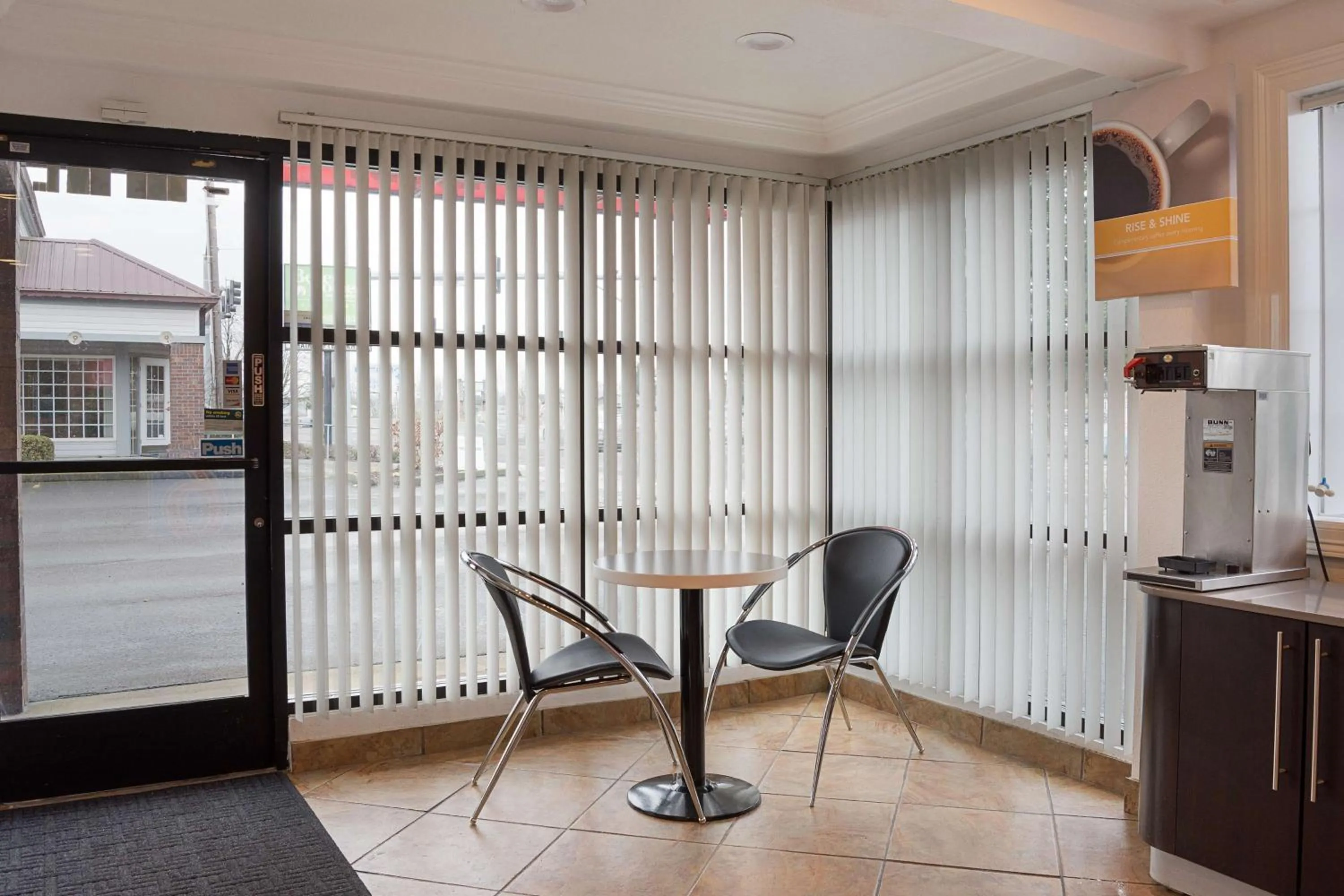 Restaurant/places to eat in Motel 6-Canby, OR