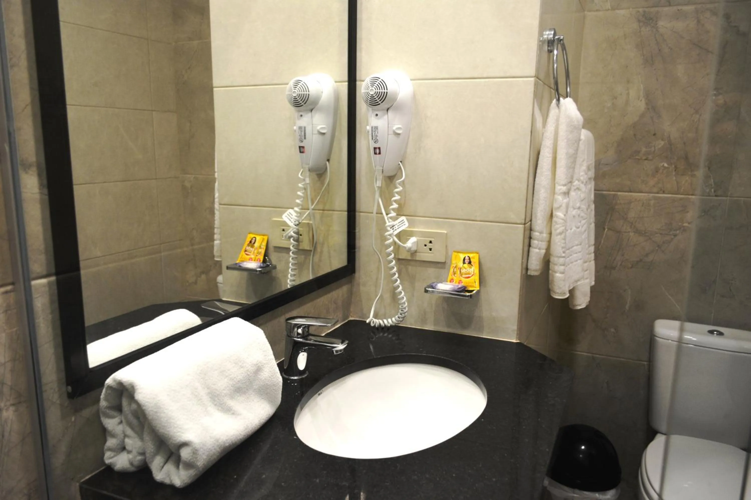 Bathroom in Premium Suites Deluxe Aparthotel Equipetrol