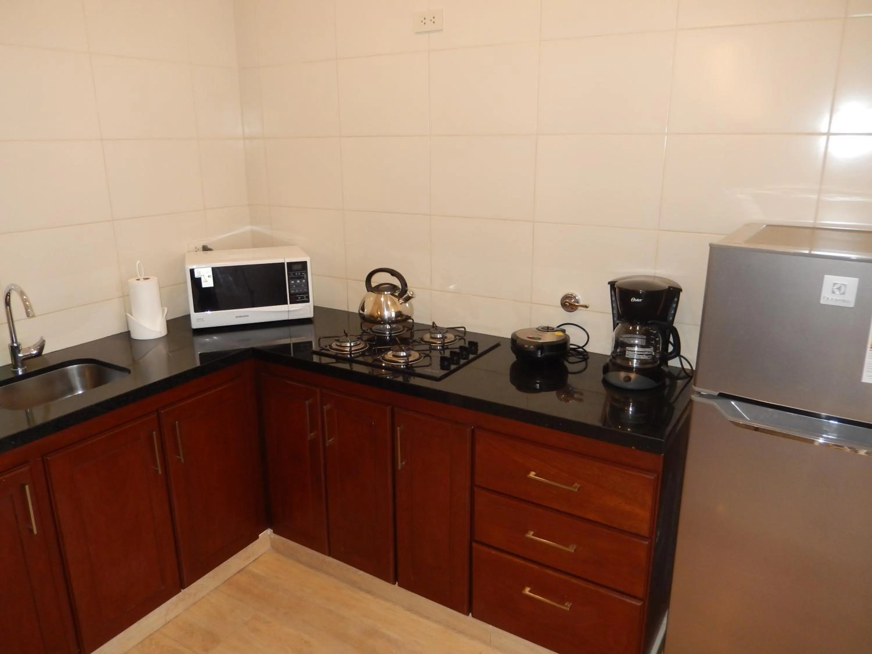 Coffee/tea facilities in Premium Suites Deluxe Aparthotel Equipetrol