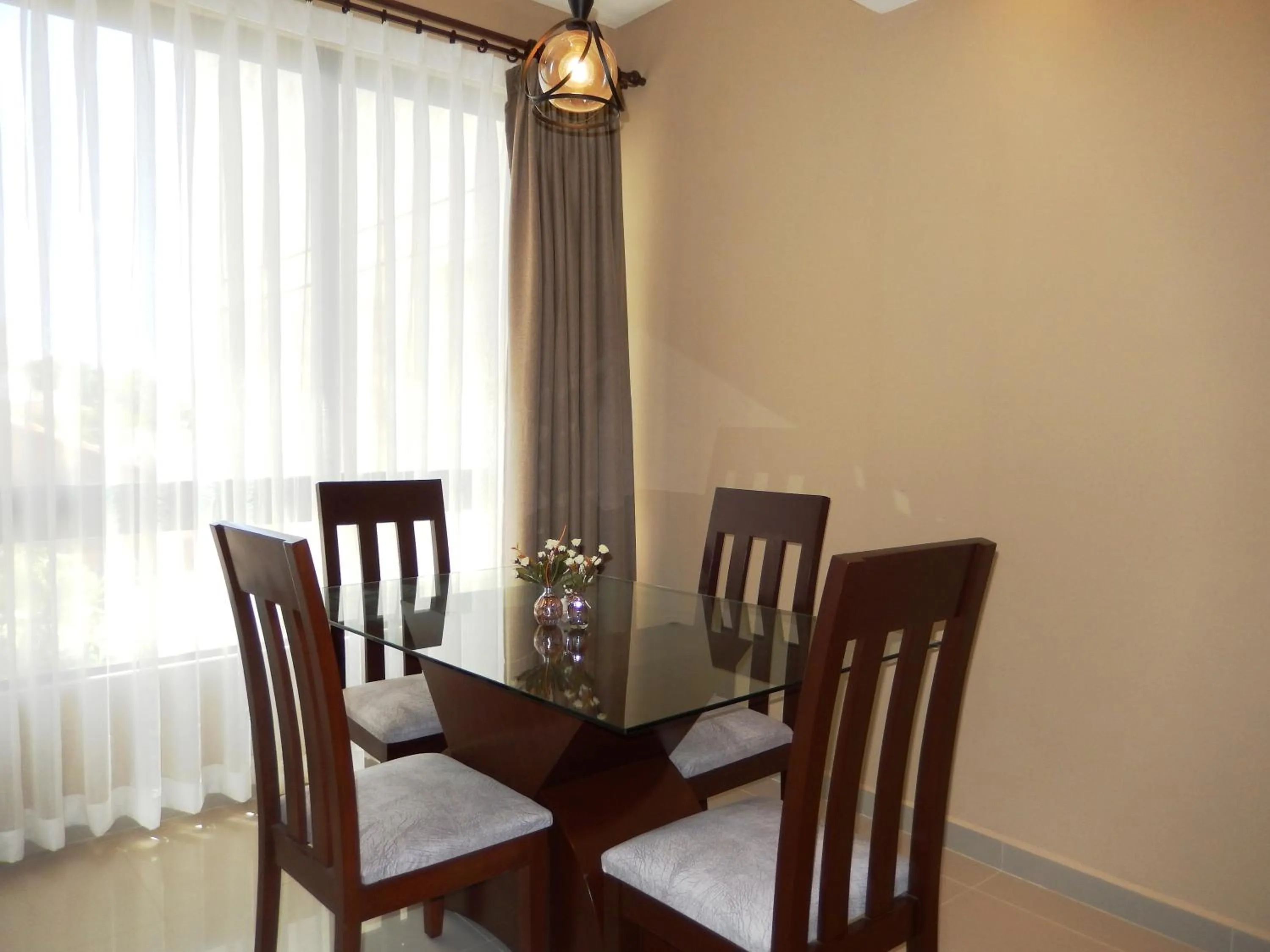 Seating area in Premium Suites Deluxe Aparthotel Equipetrol