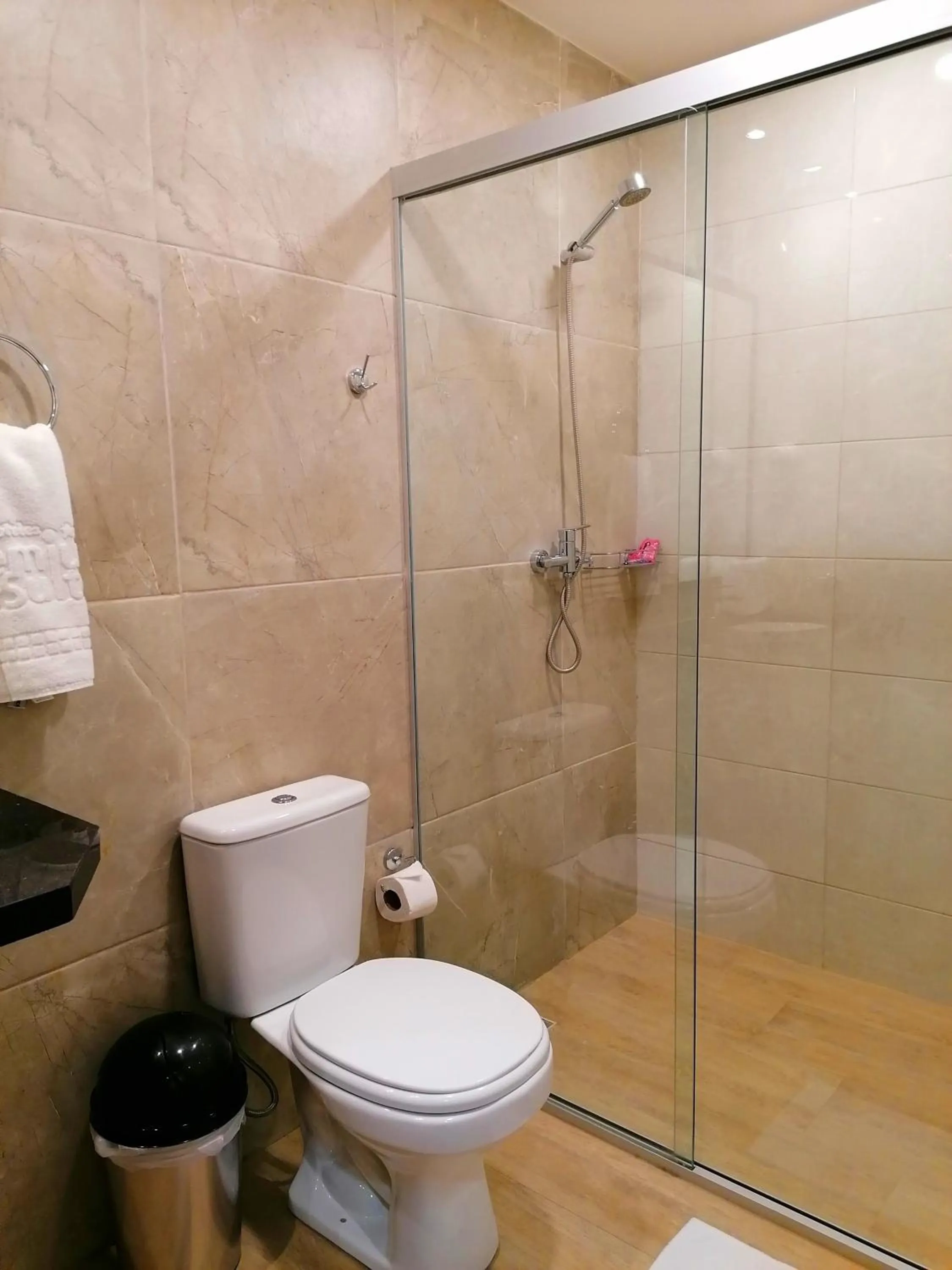 Bathroom in Premium Suites Deluxe Aparthotel Equipetrol